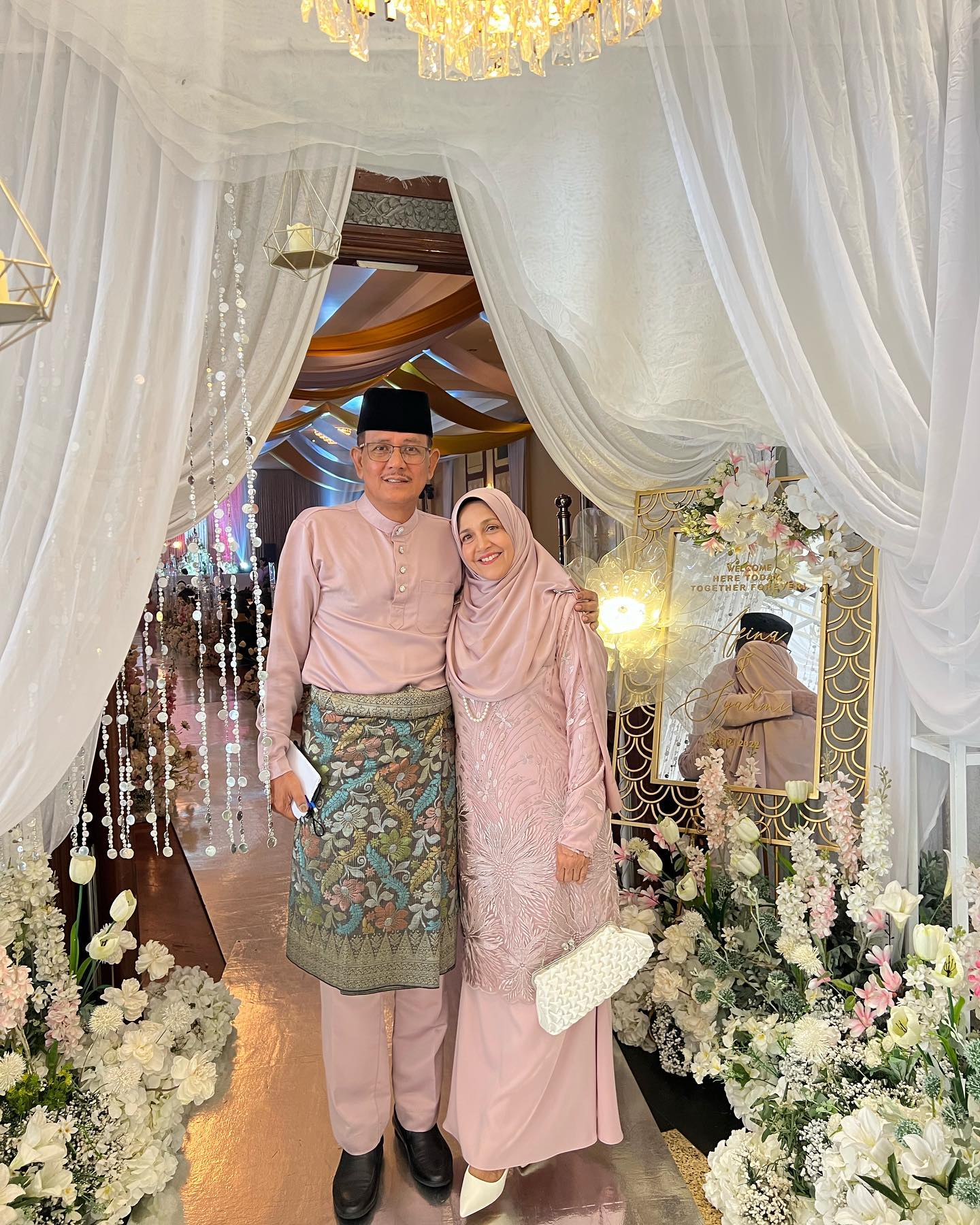 Anggunnya Ibu Fathia Latiff, Aktres Cantik Ini Hargai Jasa Ratu Hati & Titip Doa Bermakna Sempena Hari Lahir Ibu Tersayang!