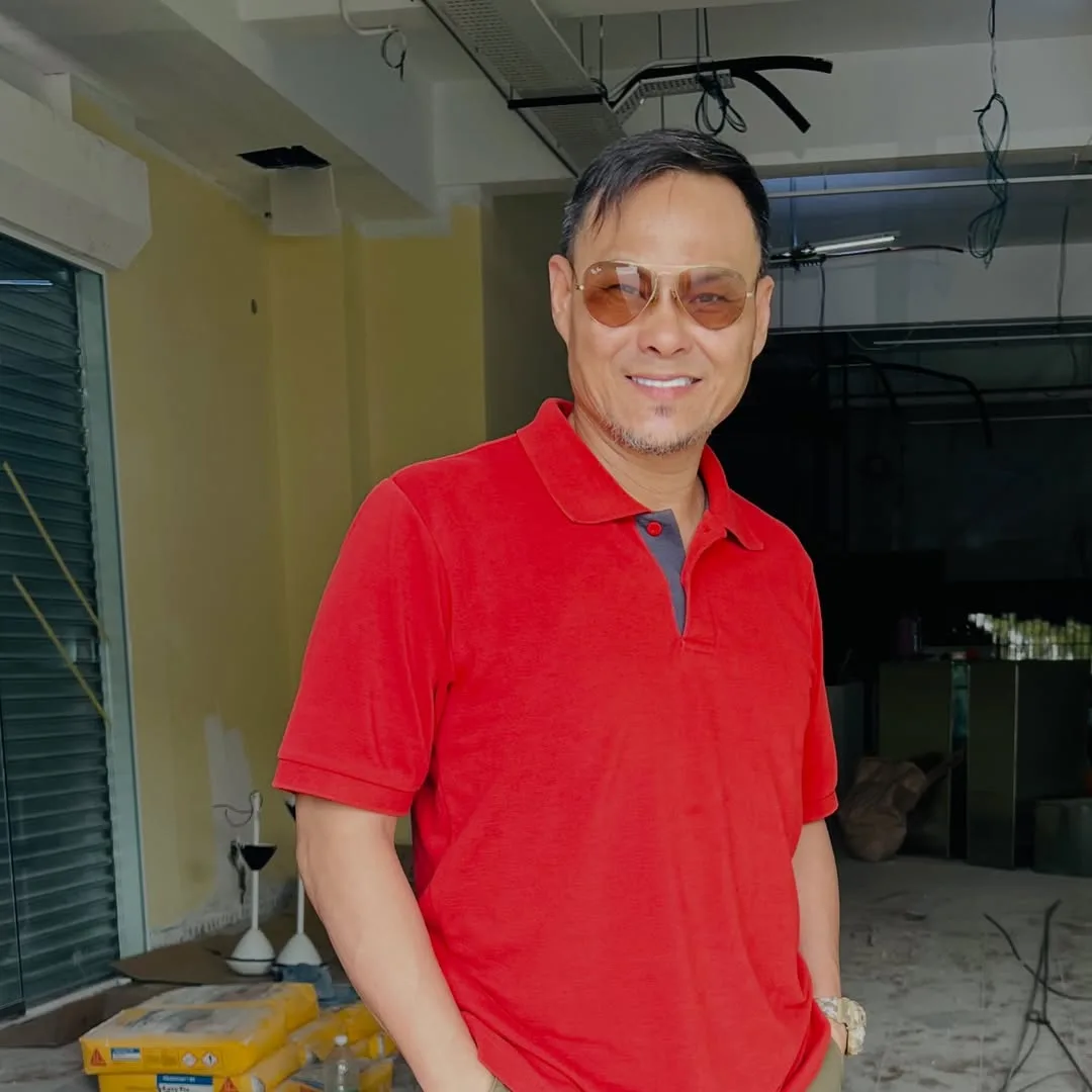 Dikurnia Adam Fateh Usia 50, Adam Corrie Syukur & Didik Anak Solat Berjemaah Walau Baru Umur 8 Tahun!