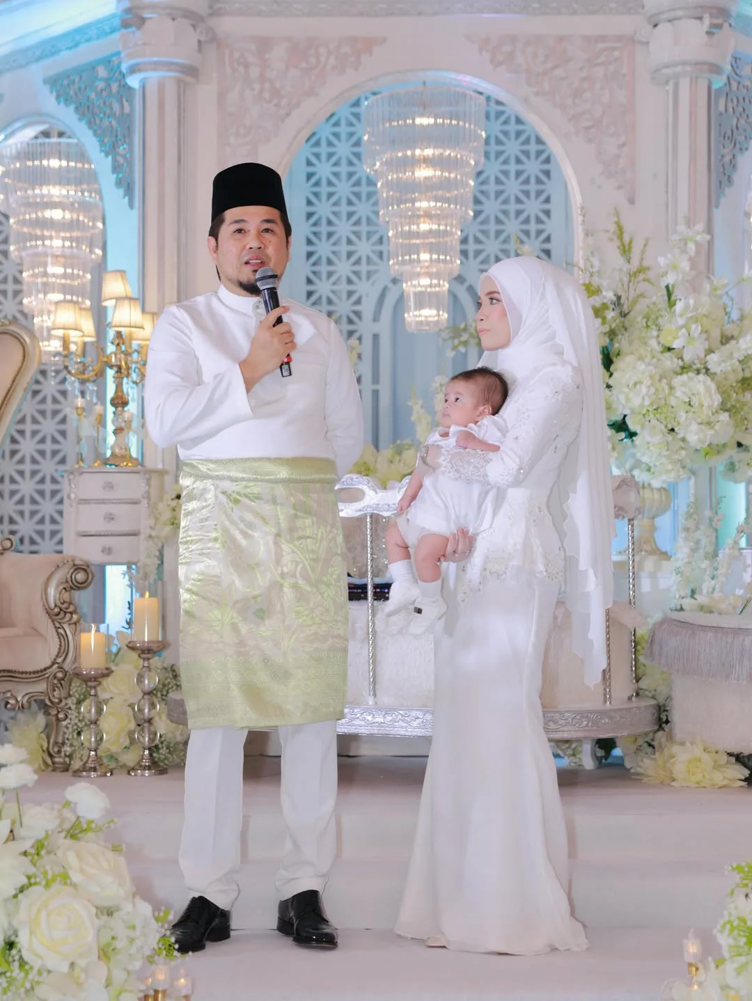 Datin Afzalizah Timang Anak Lelaki Keempat, Majlis Aqiqah & Berendoi Cahaya Mata Usahawan Kosmetik Ini Mewah Macam Wedding!