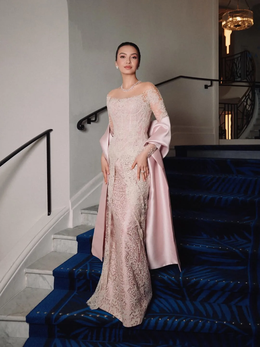 Rahsia Kecantikan Raline Shah, Ini 7 Amalan Kekal Jelita Usia 40!