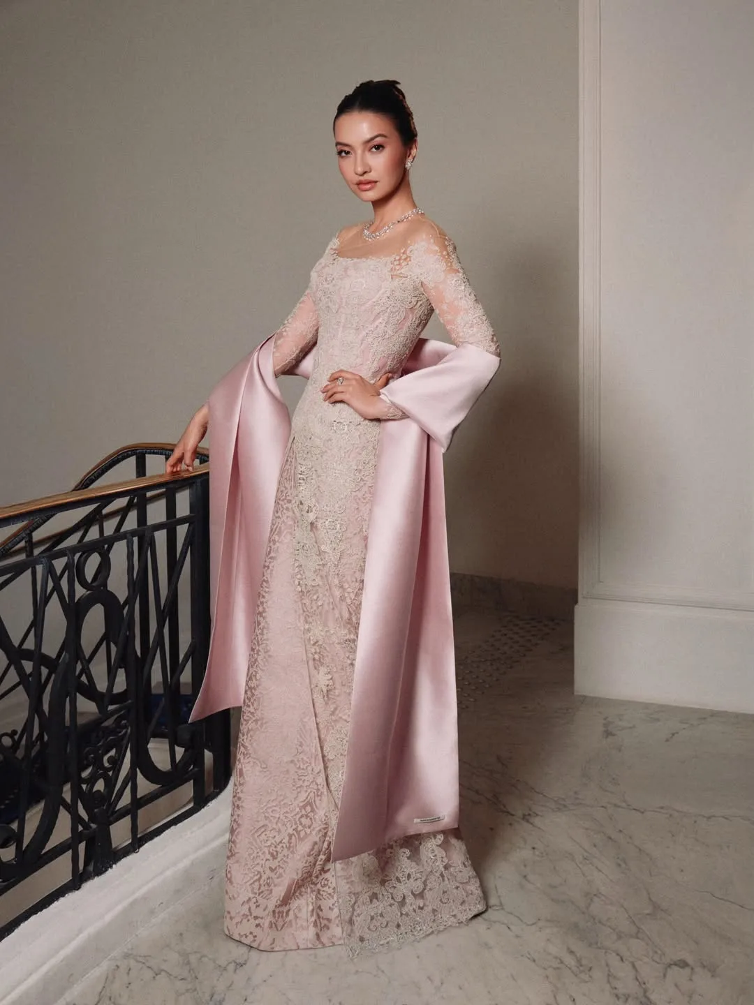 Rahsia Kecantikan Raline Shah, Ini 7 Amalan Kekal Jelita Usia 40!