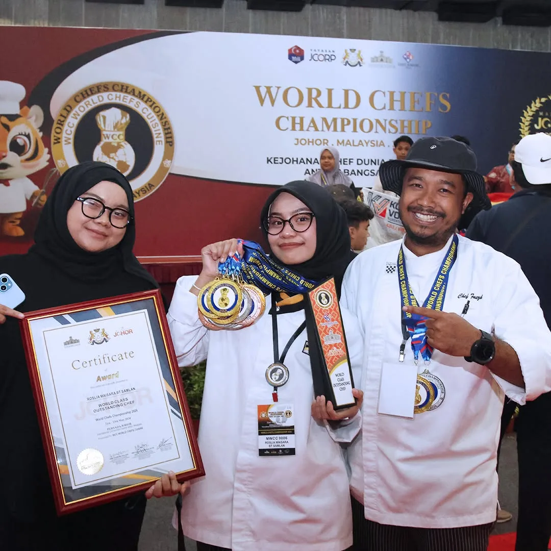 Roslia Maisara KUYPJ Raih Outstanding Chef & 15 Pingat Hebat di World Chef Championship 2026 7 Roslia Maisara KUYPJ Raih Outstanding Chef & 15 Pingat Hebat di World Chef Championship 2026