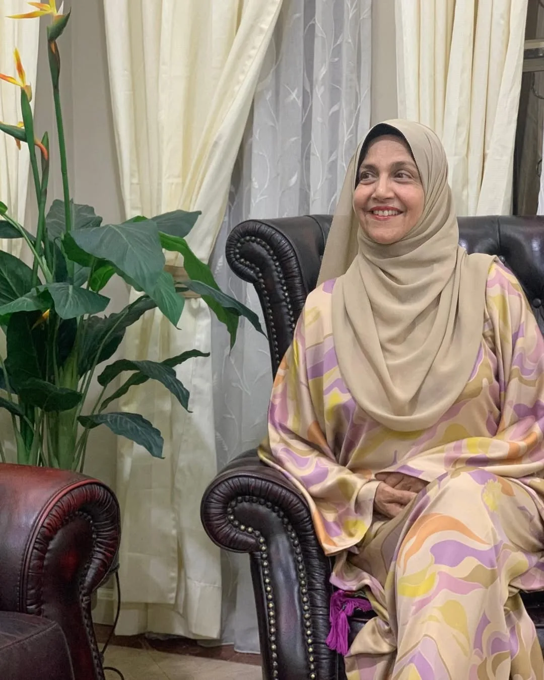 Anggunnya Ibu Fathia Latiff, Aktres Cantik Ini Hargai Jasa Ratu Hati & Titip Doa Bermakna Sempena Hari Lahir Ibu Tersayang! 19 Anggunnya Ibu Fathia Latiff, Aktres Cantik Ini Hargai Jasa Ratu Hati & Titip Doa Bermakna Sempena Hari Lahir Ibu Tersayang!
