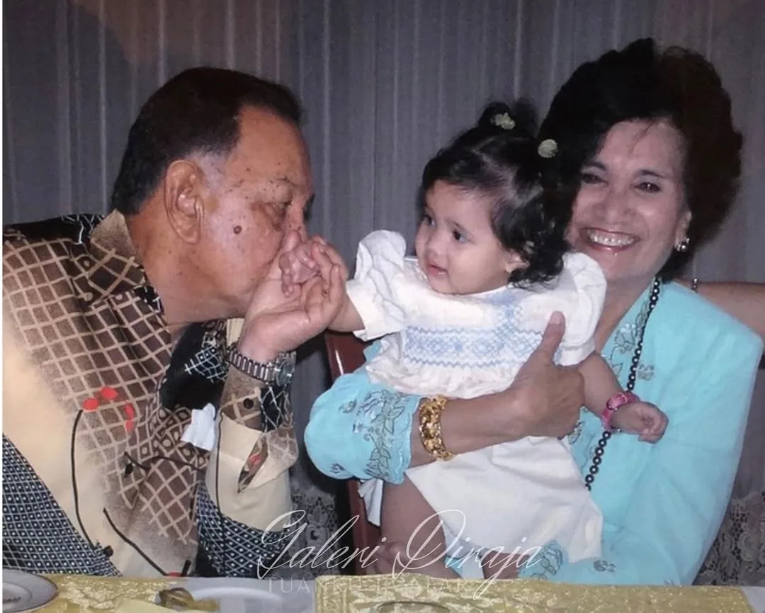 Tunku Ines Najihah, Puteri Kerabat Diraja Negeri Sembilan Usia 22 Memukau Dunia Seni & Fesyen