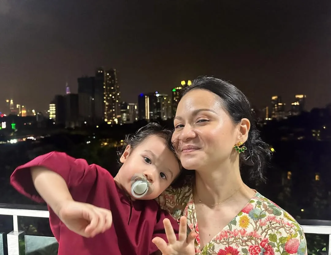 Injak Usia 40 Tahun, Sharifah Amani Bertuah Dikelilingi Insan Tersayang! Rakan Artis Siap Buat Kejutan Birthday