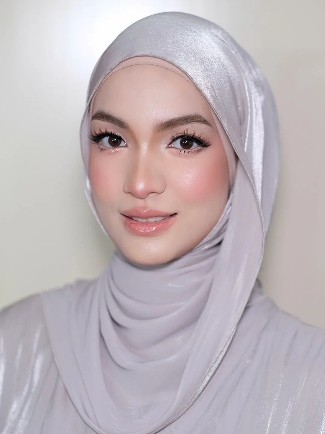 Hampir Sedekad Kahwin & Tanpa Kontroversi, Amyra Rosli Bahagia Di Sisi Amar Baharin & Sepasang Cahaya Mata!