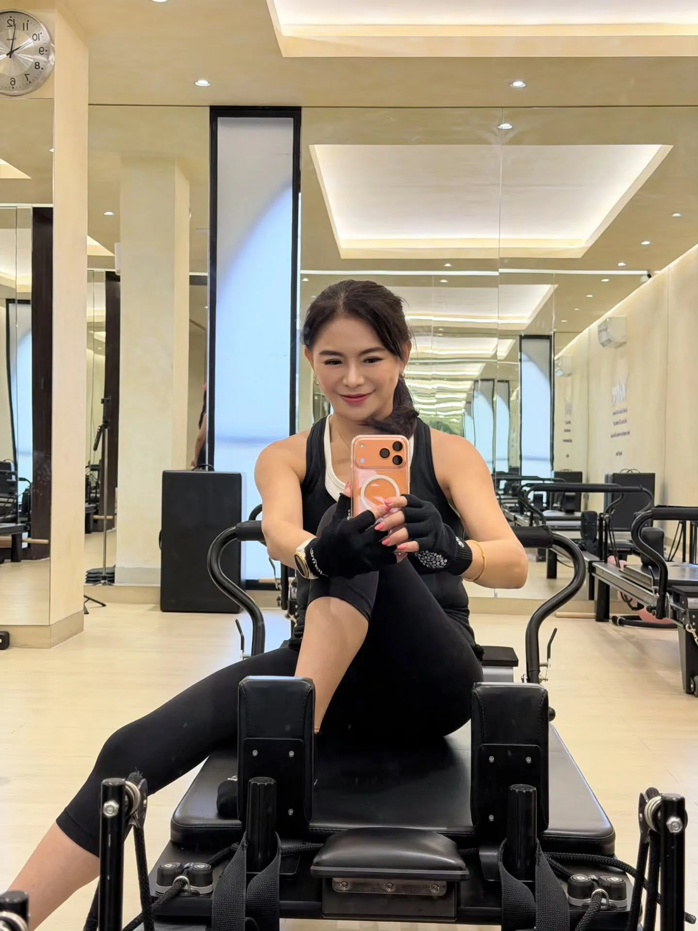 Digelar Nenek Tercantik Indonesia, Puspa Dewi Aktif Bersenam Usia 59 Tahun & Amal Diet Sihat!