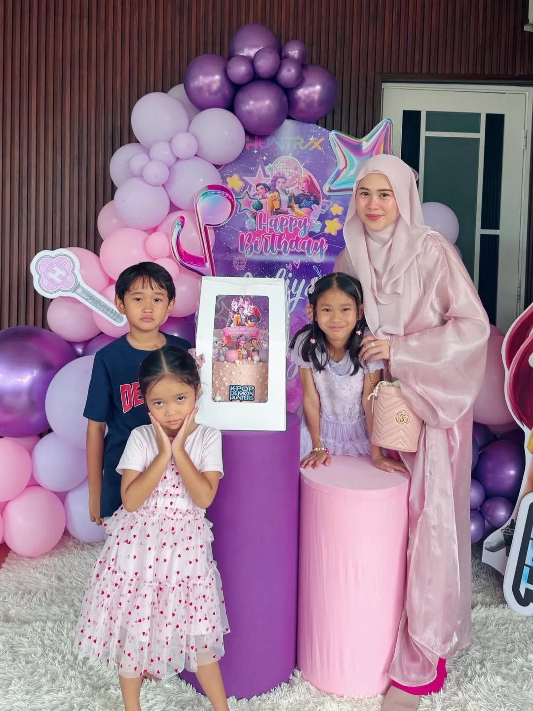 Makin Terbang Tinggi, Dari Doktor Gigi Kini Dr Fie Tawfek Terima Anugerah Pengiktirafan Usahawan & Tampil ‘Glowing’! 21 Makin Terbang Tinggi, Dari Doktor Gigi Kini Dr Fie Tawfek Terima Anugerah Pengiktirafan Usahawan & Tampil ‘Glowing’!