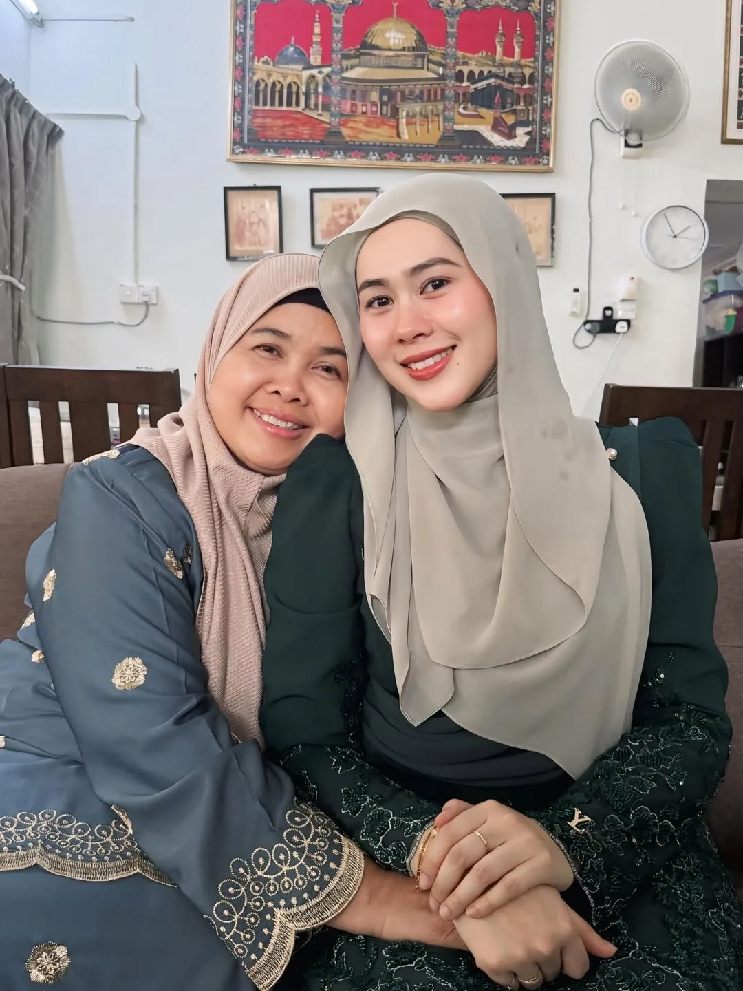 Makin Terbang Tinggi, Dari Doktor Gigi Kini Dr Fie Tawfek Terima Anugerah Pengiktirafan Usahawan & Tampil ‘Glowing’!