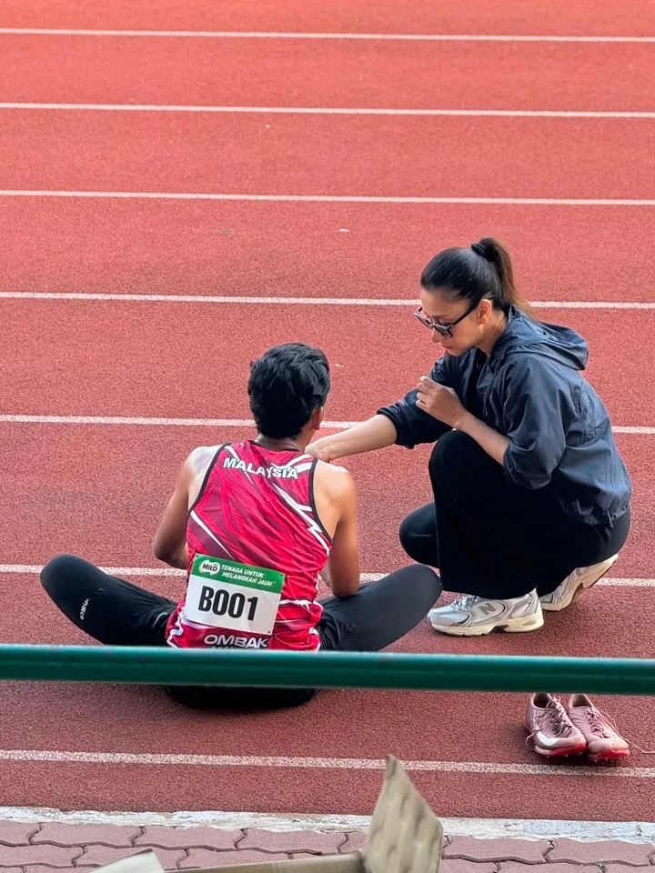 Rita Rudaini Ibu Terbahagia, Airit Rayyan Rizqin Pecah Rekod MRSM Semalaysia Acara 110 Meter Lari Berpagar!