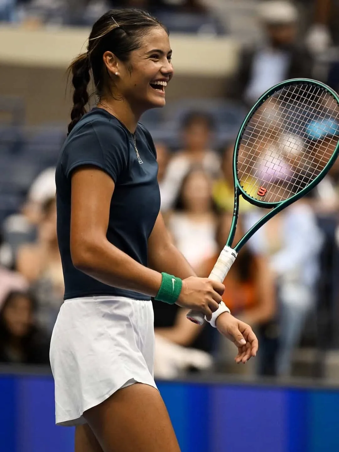 Ratu Tenis Nombor 1 Britain, Atlet Cantik Emma Raducanu Dilantik Duta Jenama Global Uniqlo!