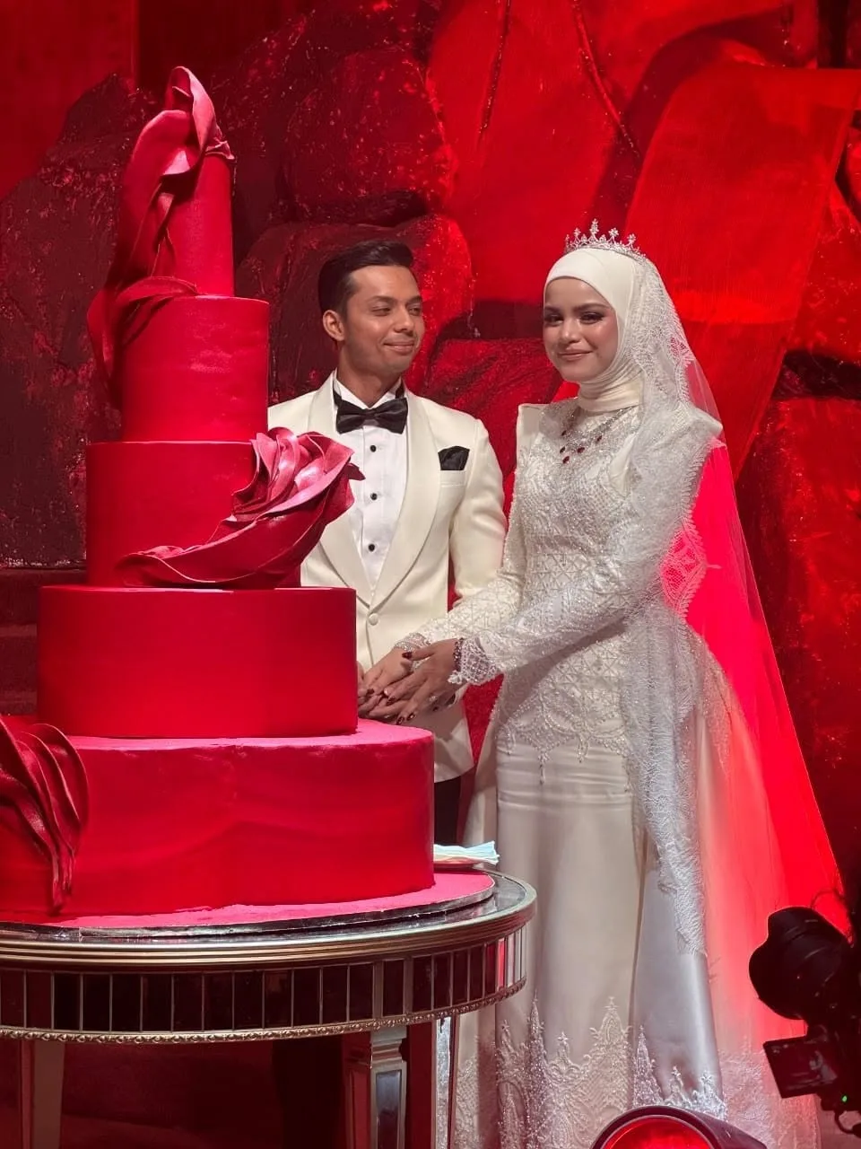 “Perkahwinan Bukan Tentang Mencari Yang Sempurna,” Ucapan Rozita Che Wan Buat Anak Tersayang Undang Sebak!