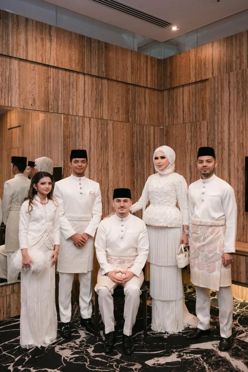 “Perkahwinan Bukan Tentang Mencari Yang Sempurna,” Ucapan Rozita Che Wan Buat Anak Tersayang Undang Sebak!
