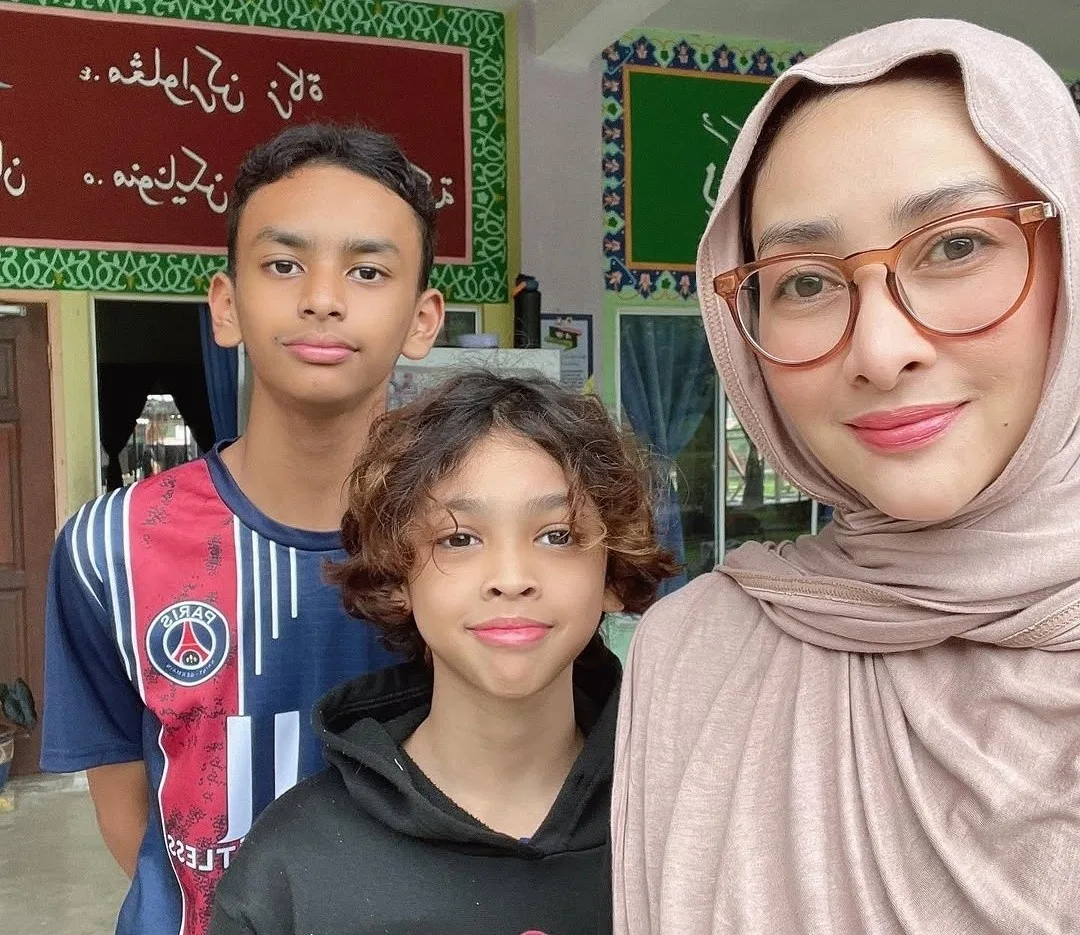 Rita Rudaini Ibu Terbahagia, Airit Rayyan Rizqin Pecah Rekod MRSM Semalaysia Acara 110 Meter Lari Berpagar!