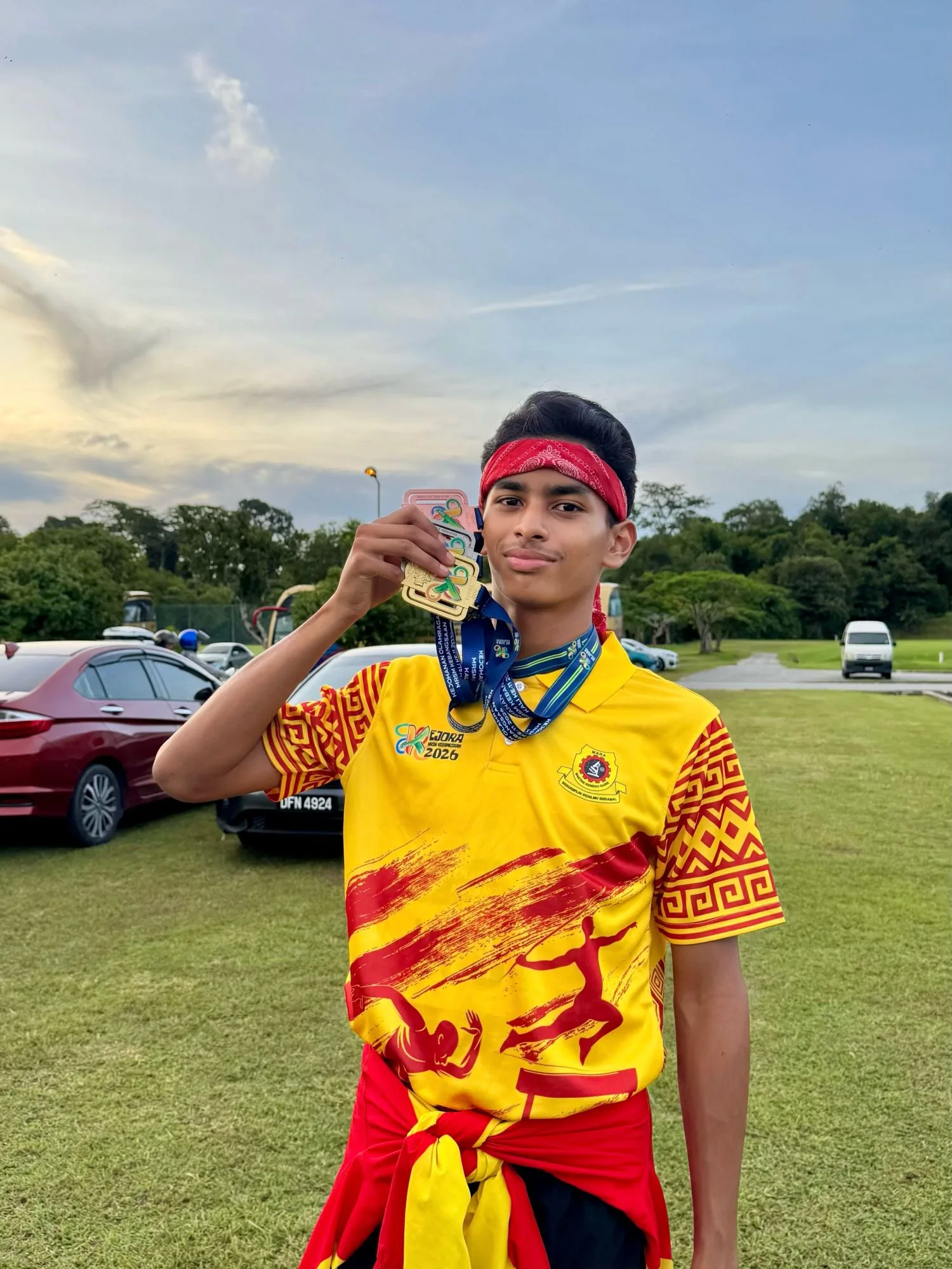 Rita Rudaini Ibu Terbahagia, Airit Rayyan Rizqin Pecah Rekod MRSM Semalaysia Acara 110 Meter Lari Berpagar!