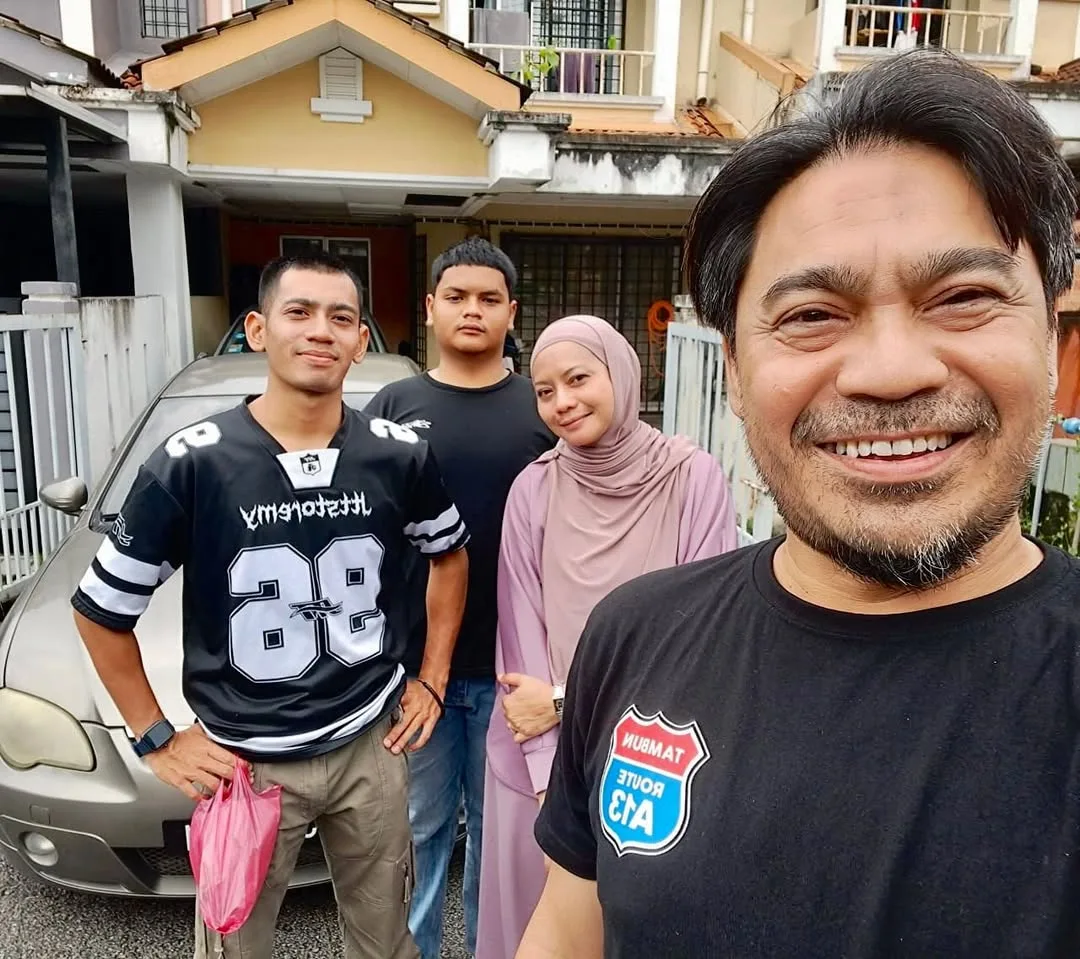 Rumah Tangga Bahagia Wahid Senario, Usia Perkahwinan Cecah 24 Tahun & Bapa 3 Anak Lelaki! 16 Rumah Tangga Bahagia Wahid Senario, Usia Perkahwinan Cecah 24 Tahun & Bapa 3 Anak Lelaki!