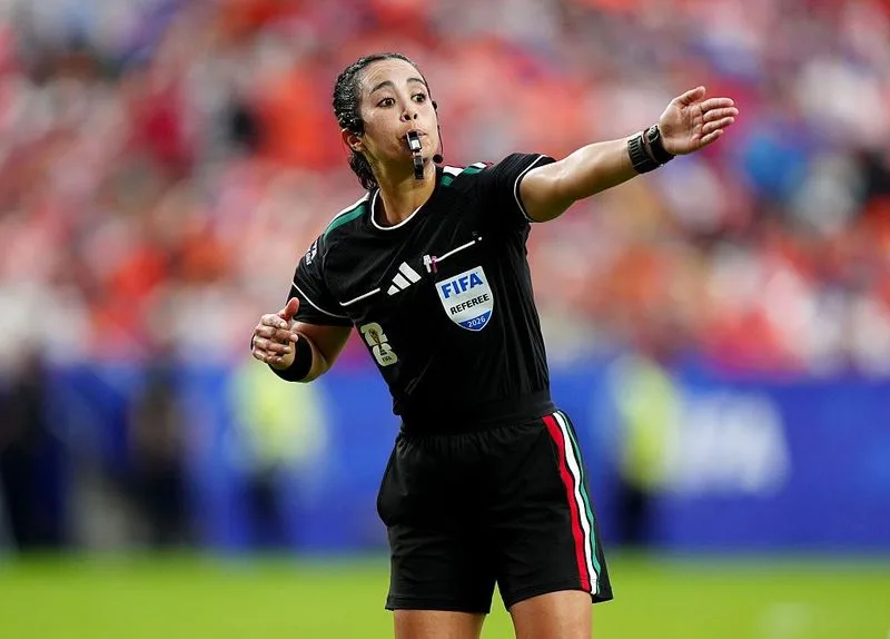 Katia Itzel, Wanita Mexico Pertama Jadi Pengadil Piala Dunia 2026, Pecah Dominasi Lelaki Dalam Bola Sepak 13 Katia Itzel, Wanita Mexico Pertama Jadi Pengadil Piala Dunia 2026, Pecah Dominasi Lelaki Dalam Bola Sepak