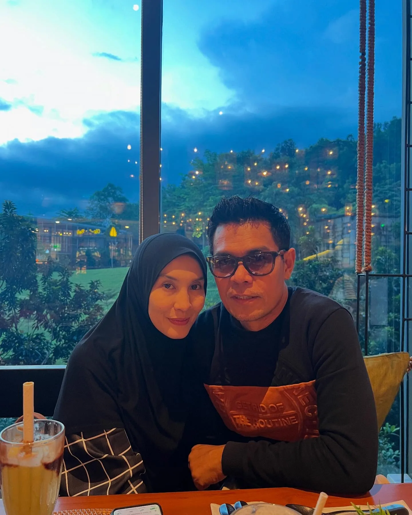Anak Keempat Selamat Berkahwin, Lisdawati Luah Rasa Syukur & Doa Buat Anak Serta Menantu!