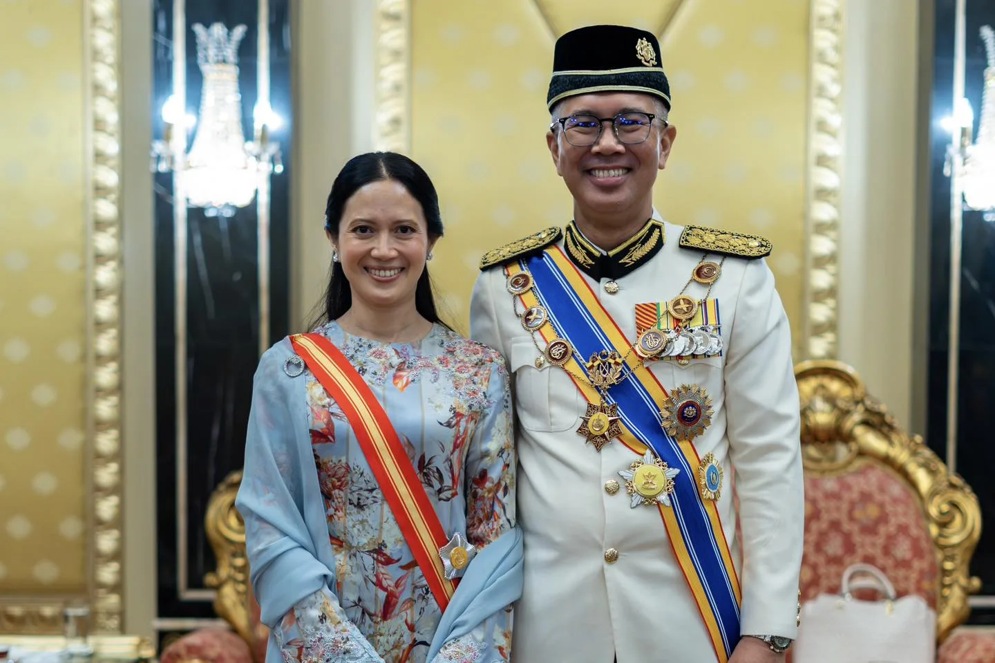 Tengku Datuk Seri Zafrul Bangga, Anak Raih Ijazah Kelas Pertama Di University of Warwick!
