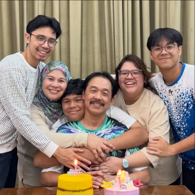 Anak Sulung Tamat Graduasi, Datuk Rashid Sidek Luah Rasa Bangga ‘Babah So Proud of You!’ 14 Anak Sulung Tamat Graduasi, Datuk Rashid Sidek Luah Rasa Bangga ‘Babah So Proud of You!’