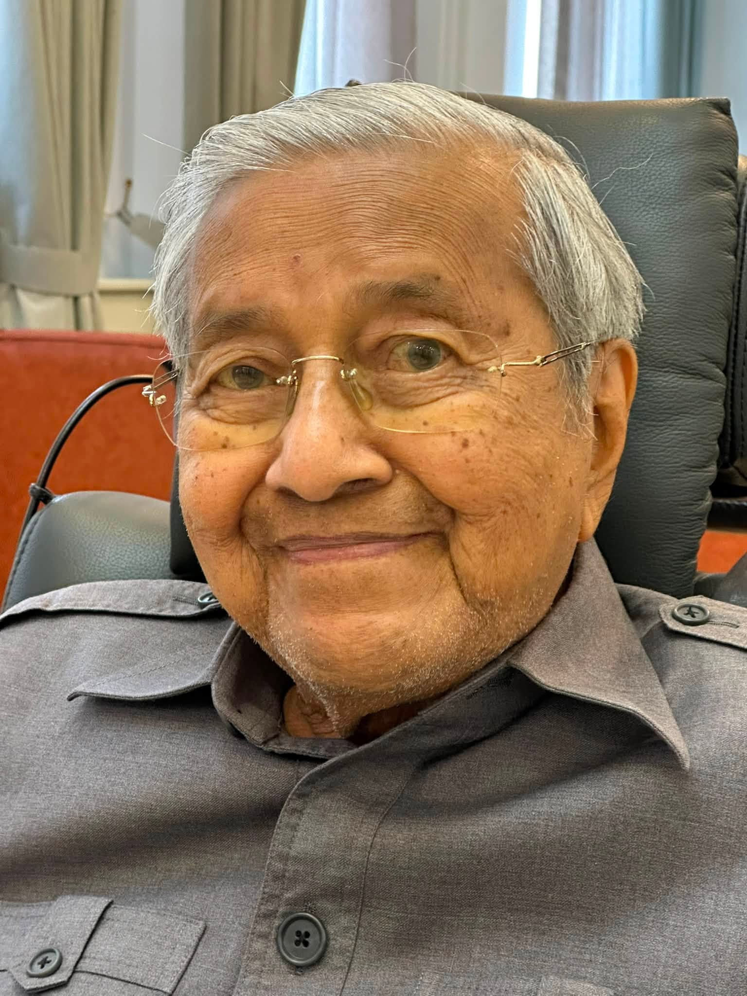 Tun Dr Siti Hasmah Mohamad Ali Cecah 100 Tahun, Lambang Isteri Negarawan Yang Rajin Menimba Ilmu 17 Tun Dr Siti Hasmah Mohamad Ali Cecah 100 Tahun, Lambang Isteri Negarawan Yang Rajin Menimba Ilmu