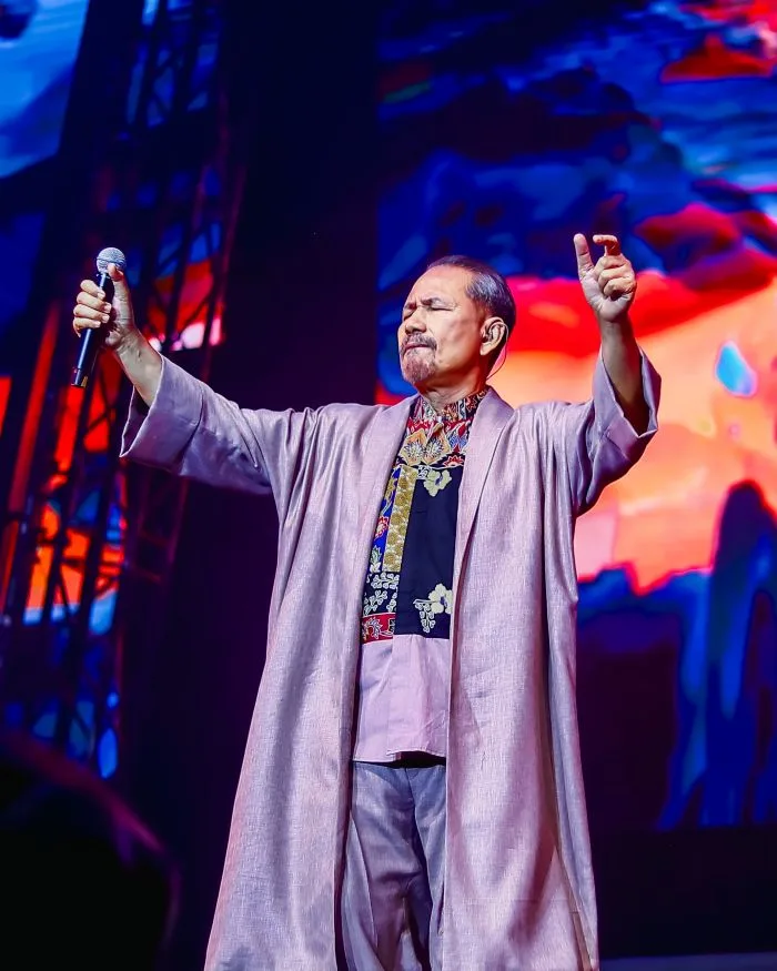 Tym Fatimah Beri Nafas Baharu Kepada Batik Malaysia Untuk Konsert M. Nasir 2026, Berdebar Jumpa Sifu! 12 Tym Fatimah Beri Nafas Baharu Kepada Batik Malaysia Untuk Konsert M. Nasir 2026, Berdebar Jumpa Sifu!