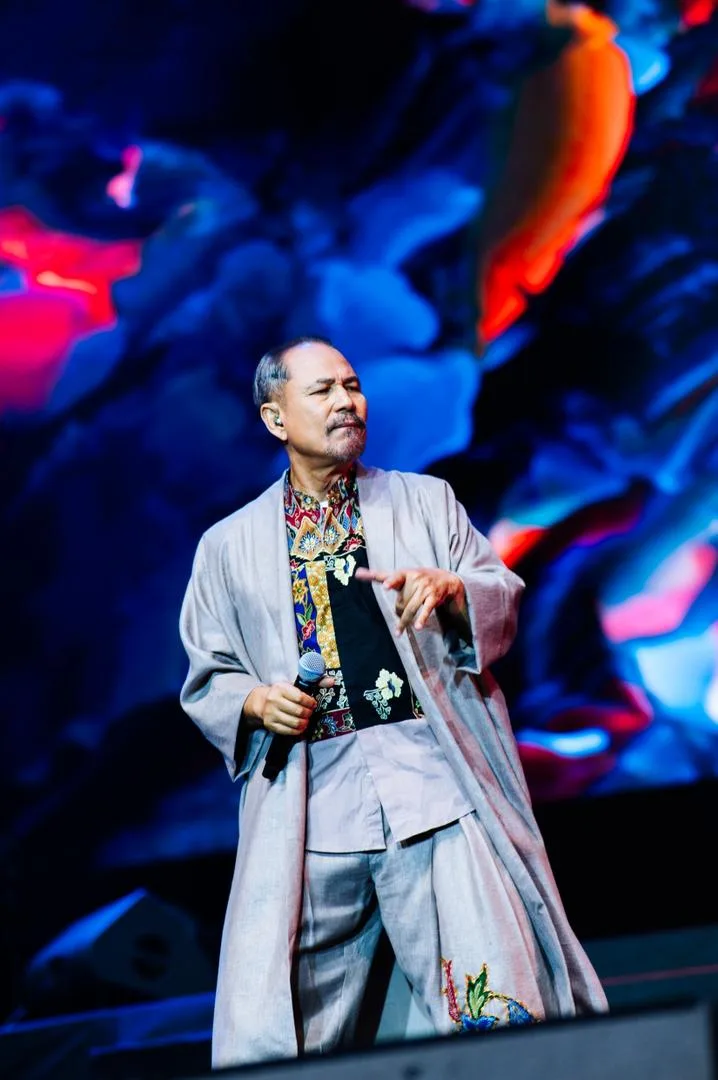 Tym Fatimah Beri Nafas Baharu Kepada Batik Malaysia Untuk Konsert M. Nasir 2026, Berdebar Jumpa Sifu! 14 Tym Fatimah Beri Nafas Baharu Kepada Batik Malaysia Untuk Konsert M. Nasir 2026, Berdebar Jumpa Sifu!