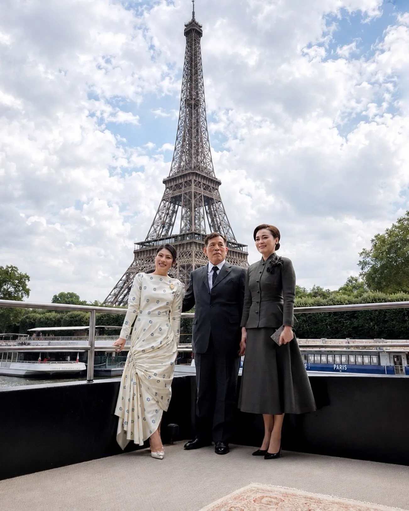 Puteri Sirivannavari Curi Tumpuan di Paris, Pencapaian Anakanda Raja Thailand Angkat Warisan Fesyen Diraja 11 Puteri Sirivannavari Curi Tumpuan di Paris, Pencapaian Anakanda Raja Thailand Angkat Warisan Fesyen Diraja