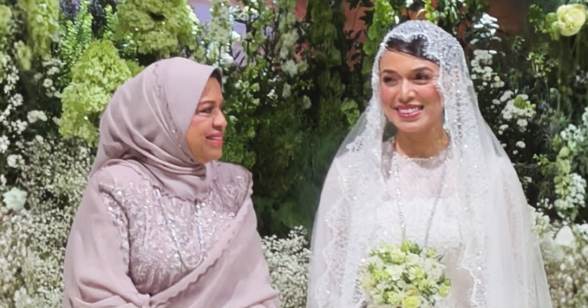 Ibu Cecah Usia 90 Tahun, Tan Sri Shahrizat Luah Rasa Syukur ‘Mama Anugerah & Nikmat Allah SWT Paling Indah’! 23 Ibu Cecah Usia 90 Tahun, Tan Sri Shahrizat Luah Rasa Syukur ‘Mama Anugerah & Nikmat Allah SWT Paling Indah’!