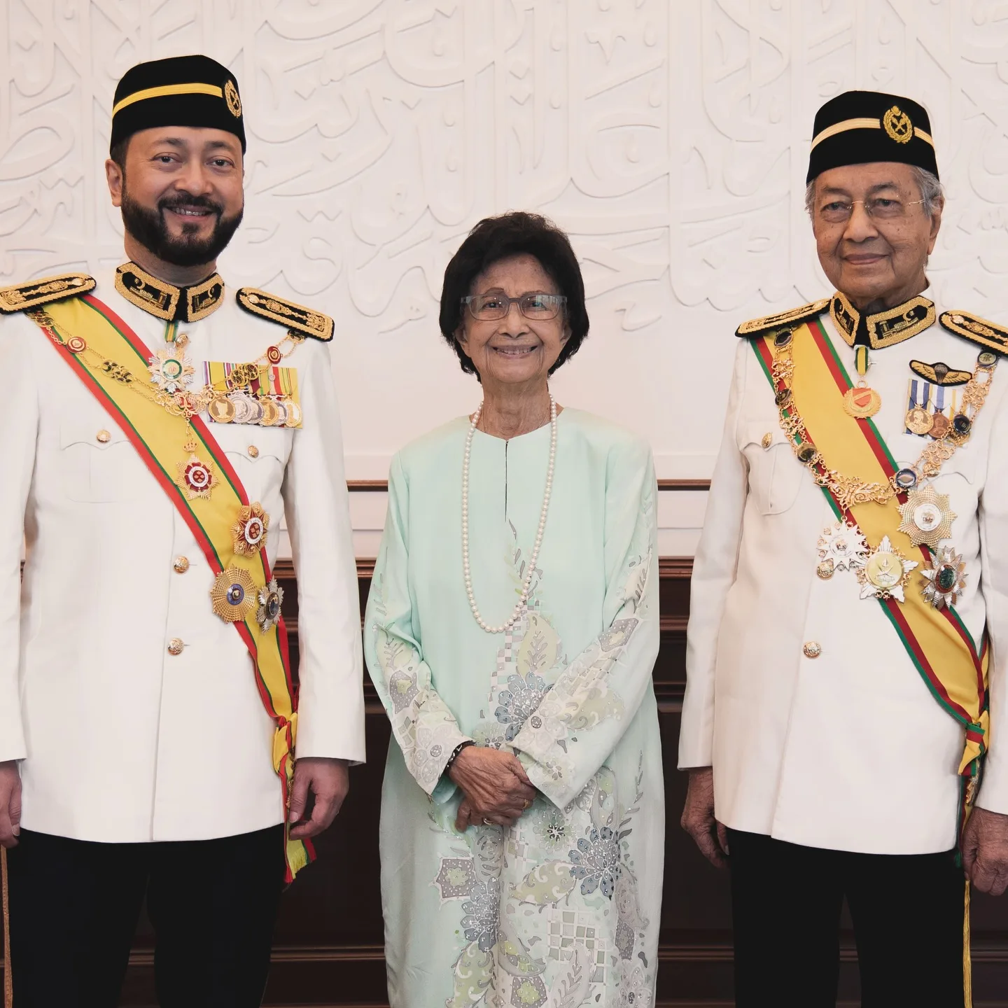 “Semoga Terus Diberkati Allah SWT,” Dato’ Seri Mukhriz Mahathir Titip Doa Buat Ibu Bapa Sempena Usia Perkahwinan Ke-70!