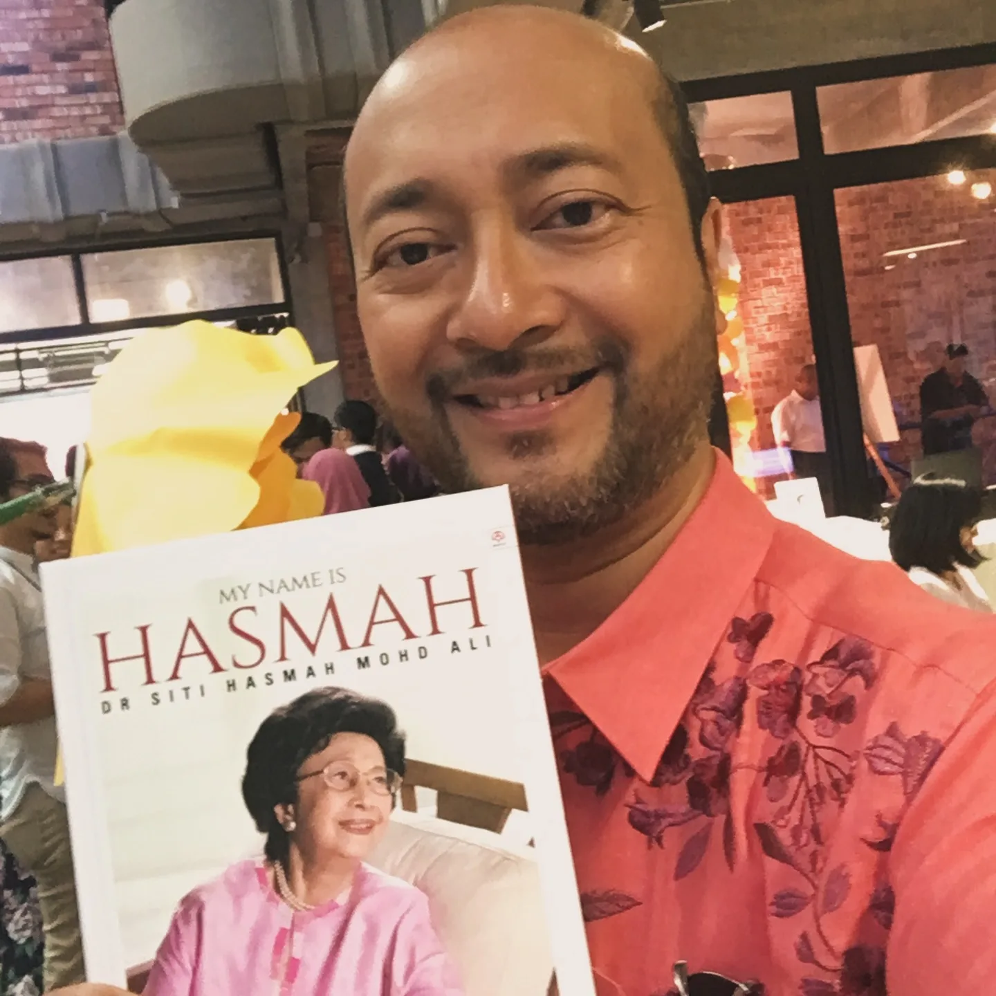 “Semoga Terus Diberkati Allah SWT,” Dato’ Seri Mukhriz Mahathir Titip Doa Buat Ibu Bapa Sempena Usia Perkahwinan Ke-70! 20 “Semoga Terus Diberkati Allah SWT,” Dato’ Seri Mukhriz Mahathir Titip Doa Buat Ibu Bapa Sempena Usia Perkahwinan Ke-70!