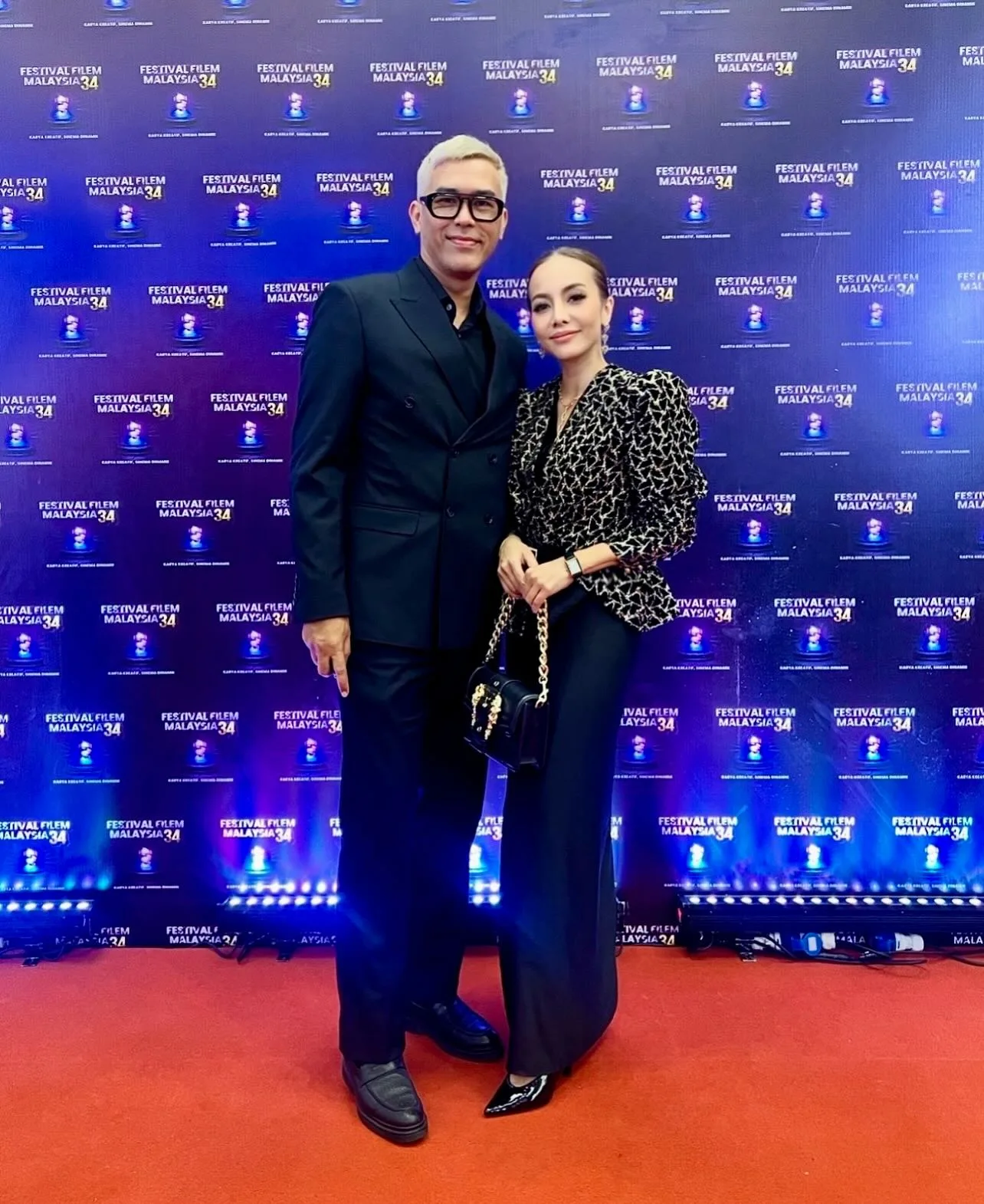 Anggun Jelita Usia 40an, Emelda Rosemila Aktif Berlakon & Bahagia Di Samping Adlin Aman Ramlie! 14 Anggun Jelita Usia 40an, Emelda Rosemila Aktif Berlakon & Bahagia Di Samping Adlin Aman Ramlie!