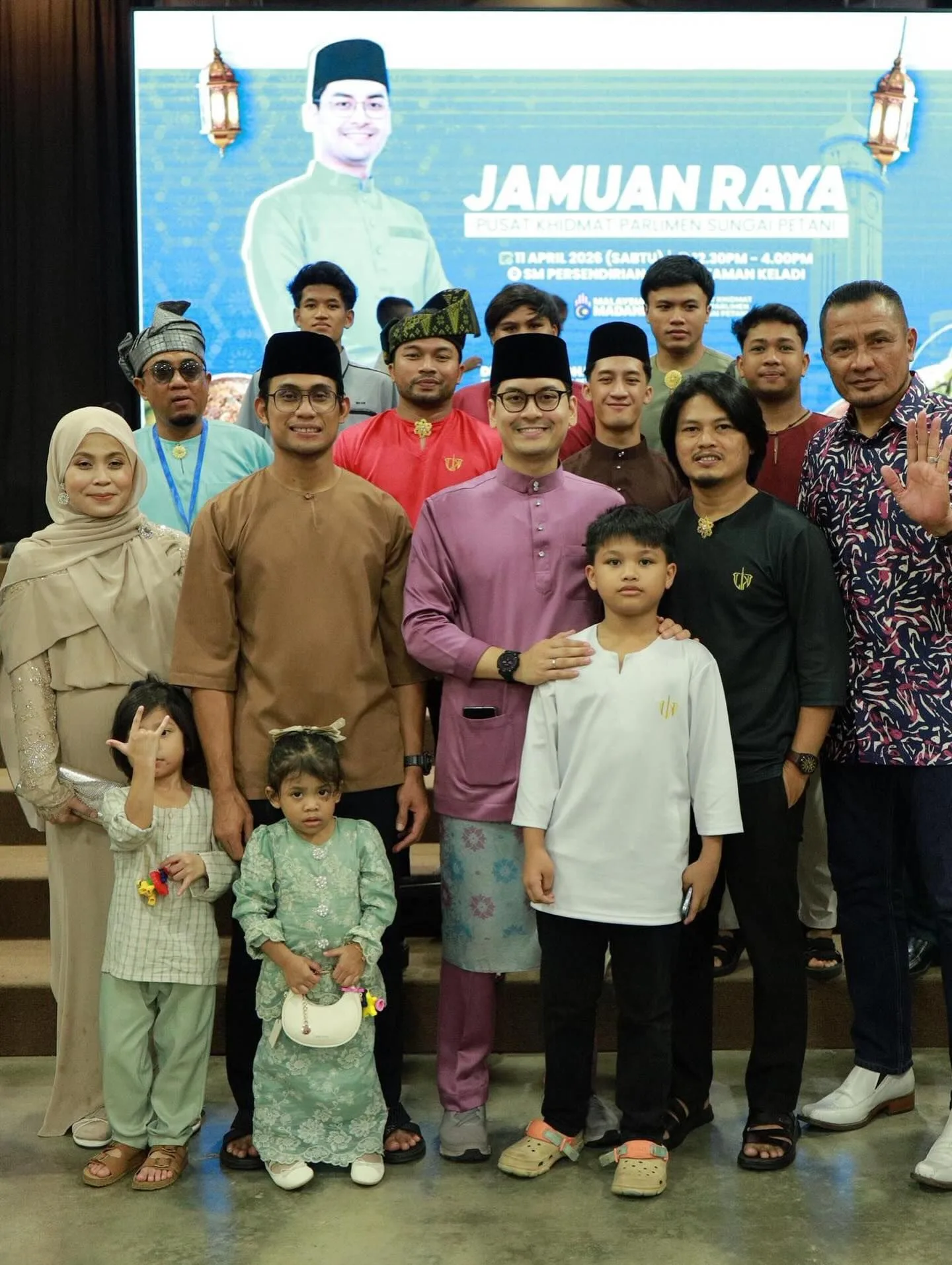 Martabat Silat Di Pentas Dunia, Jufferi Jamari Terima Darjah Indera Mahkota Pahang & Kini Bergelar Dato! 15 Martabat Silat Di Pentas Dunia, Jufferi Jamari Terima Darjah Indera Mahkota Pahang & Kini Bergelar Dato!