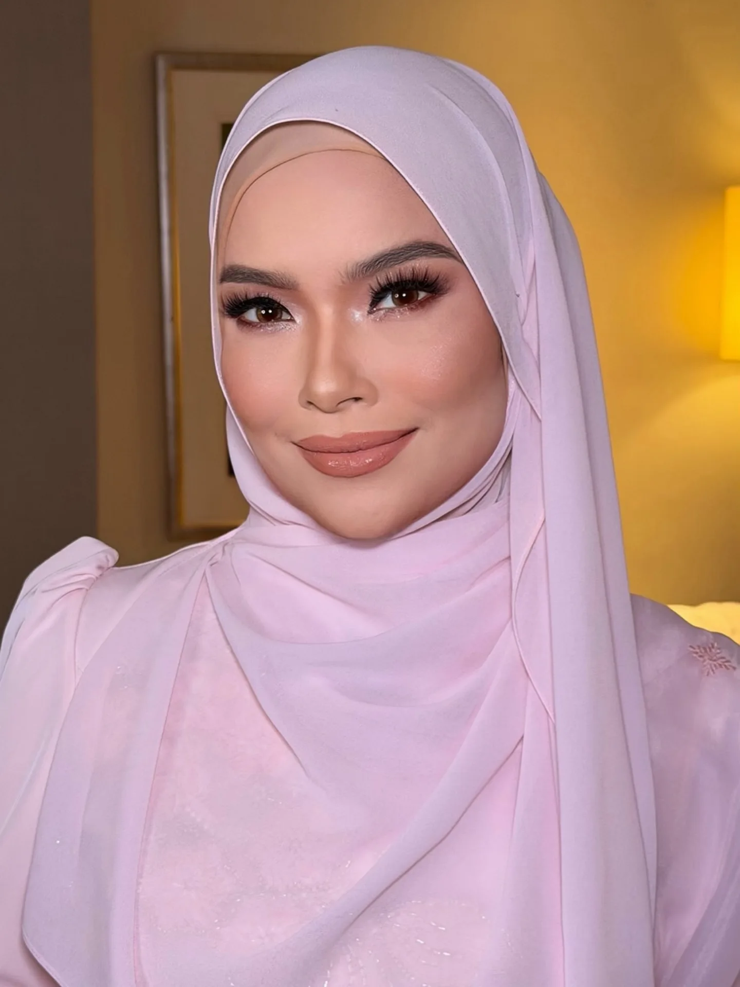 Anggun Usia 53 Tahun, Datuk Nora Ariffin Tampil Lebih Yakin & Amal Gaya Hidup Sihat!