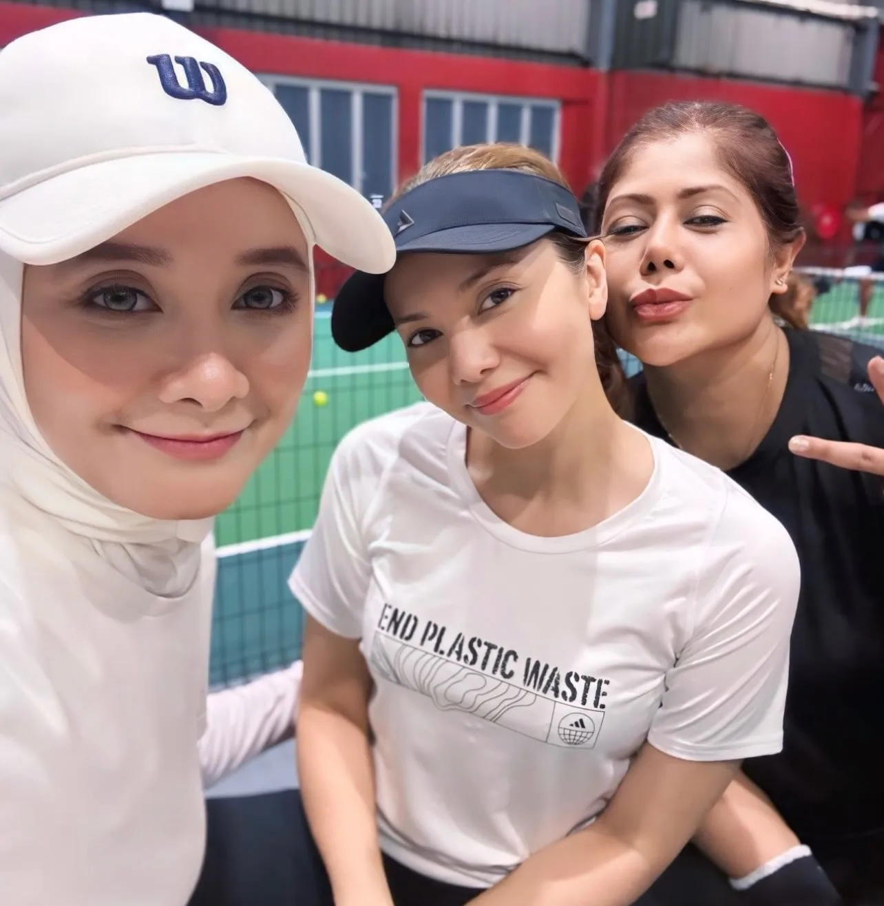 Anggun Jelita Usia 40an, Emelda Rosemila Aktif Berlakon & Bahagia Di Samping Adlin Aman Ramlie!