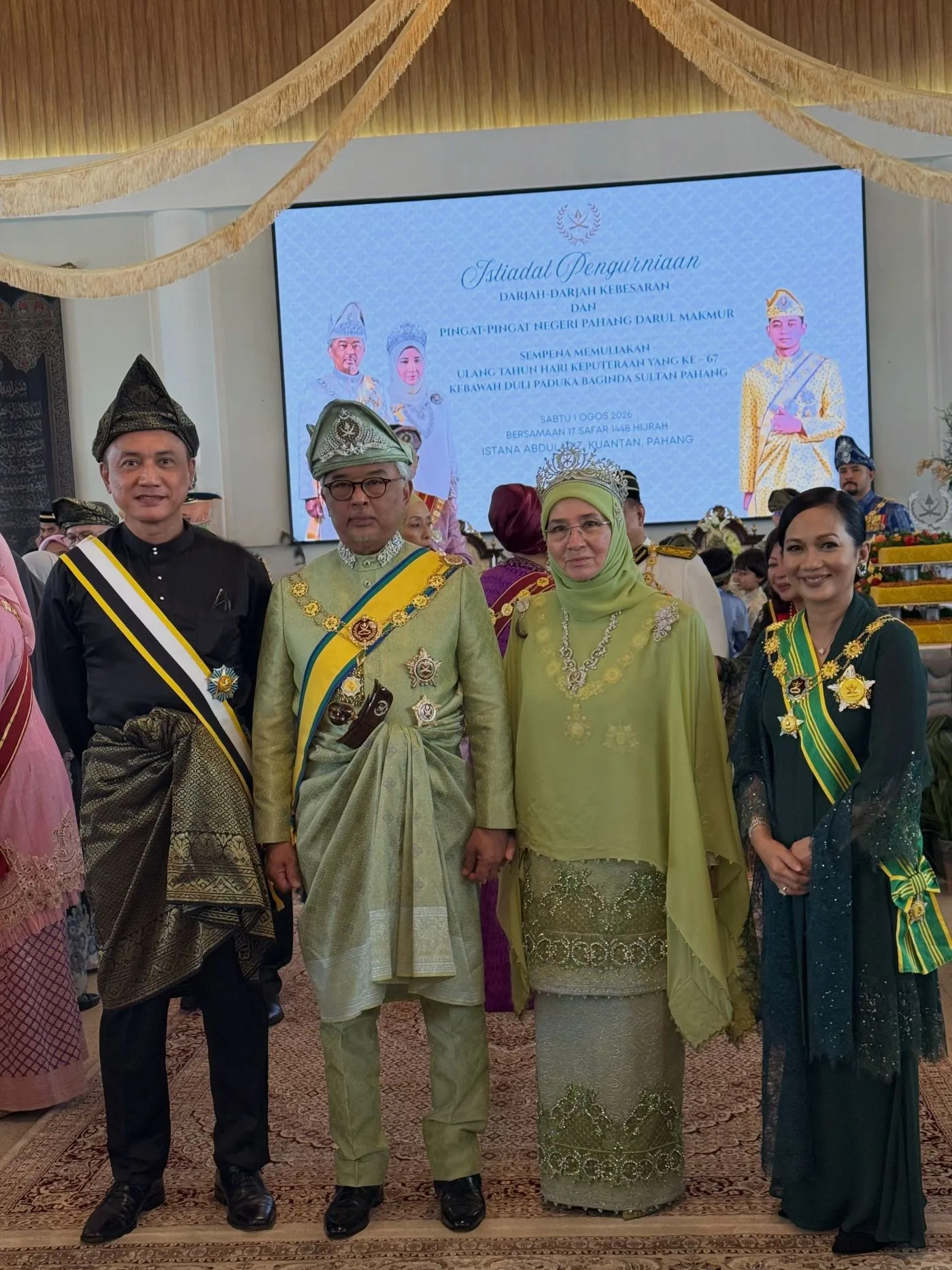 Majlis Akikah & Cukur Jambul Berlangsung Meriah, Datuk Seri Sheila Majid Bahagia Timang Cucu Sulung!