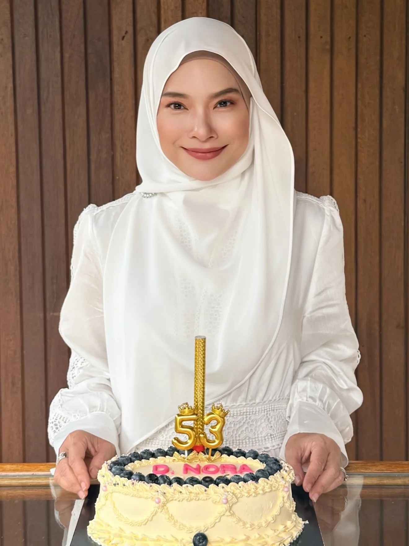 Anggun Usia 53 Tahun, Datuk Nora Ariffin Tampil Lebih Yakin & Amal Gaya Hidup Sihat!