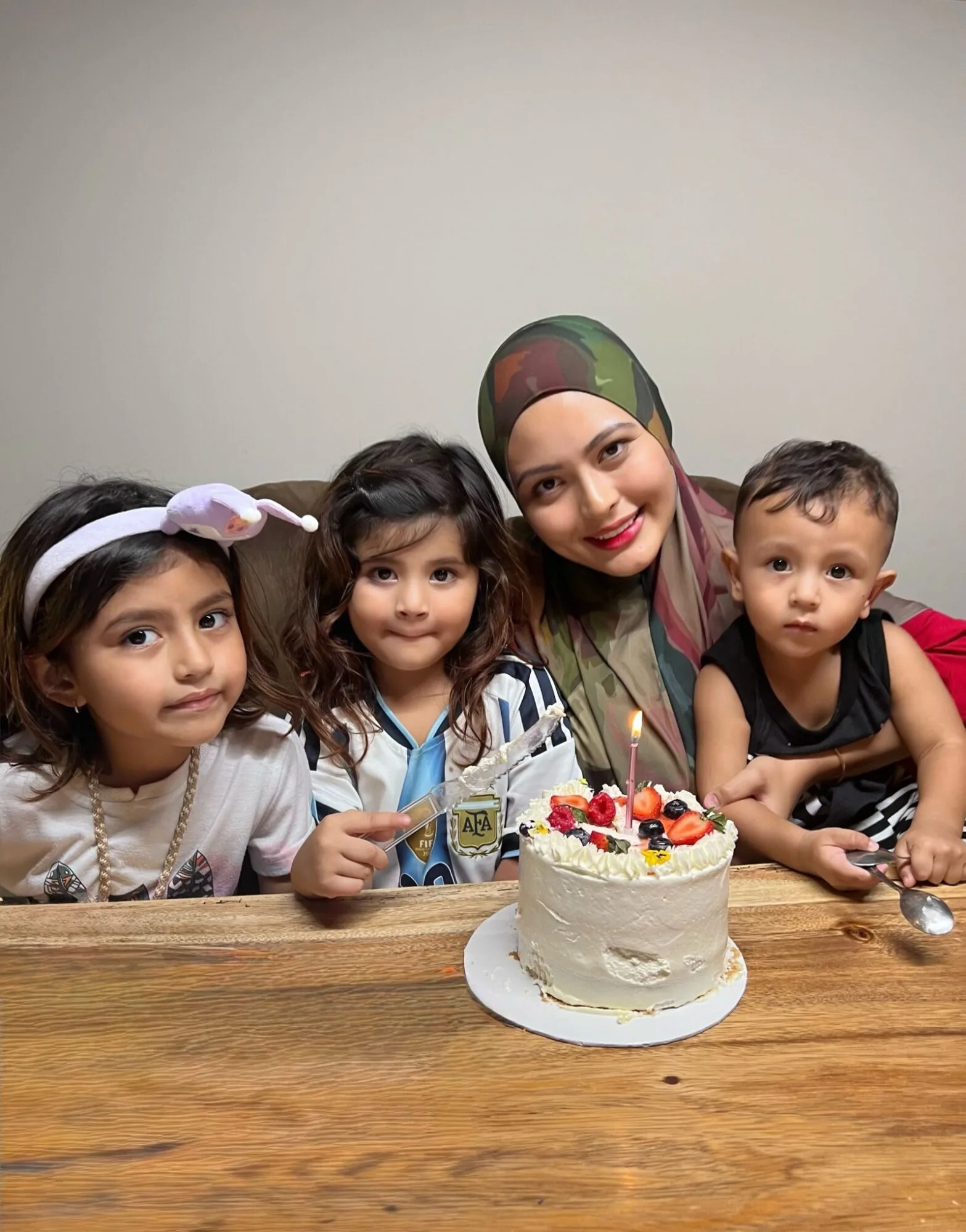 Permulaan Hidup Baharu Syida Melvin, Injak Usia 30 Tahun & Diuji Kemelut Rumah Tangga