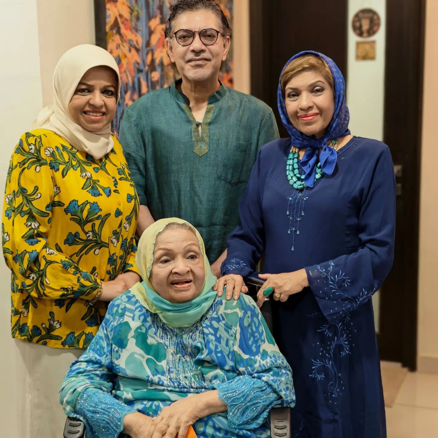 Ibu Cecah Usia 90 Tahun, Tan Sri Shahrizat Luah Rasa Syukur ‘Mama Anugerah & Nikmat Allah SWT Paling Indah’! 14 Ibu Cecah Usia 90 Tahun, Tan Sri Shahrizat Luah Rasa Syukur ‘Mama Anugerah & Nikmat Allah SWT Paling Indah’!