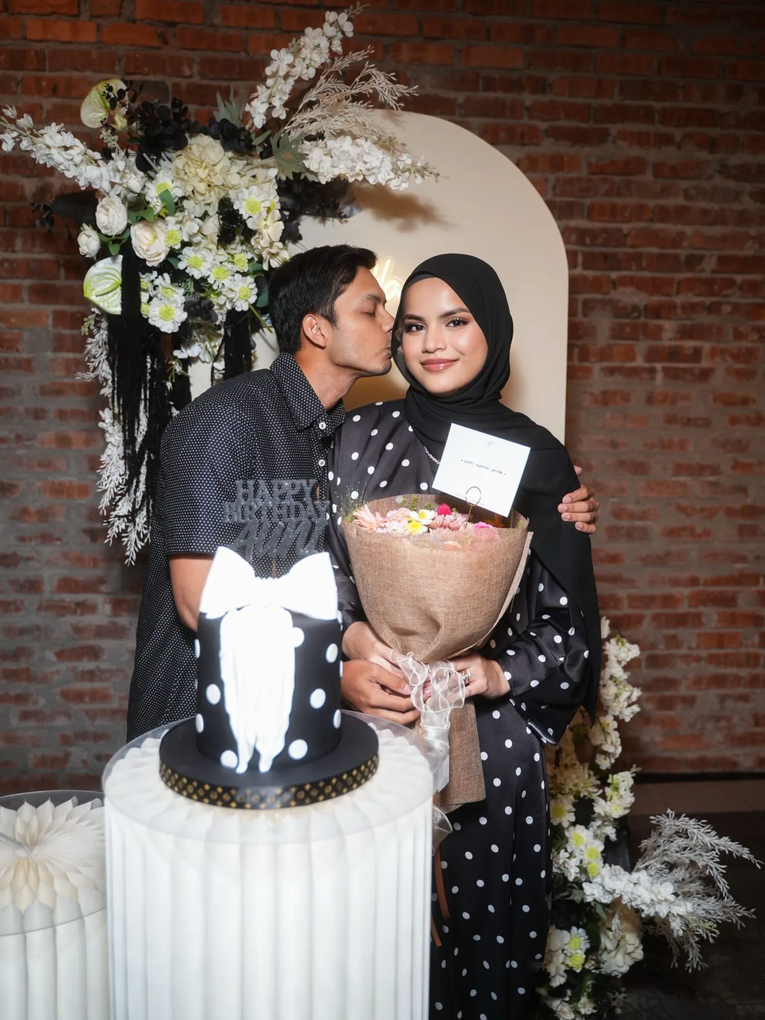 Mentua Dari Syurga! Rozita Che Wan Rai Hari Lahir Menantu Tersayang, Jelas Terserlah Kebaikan Aktres Jelita Ini!