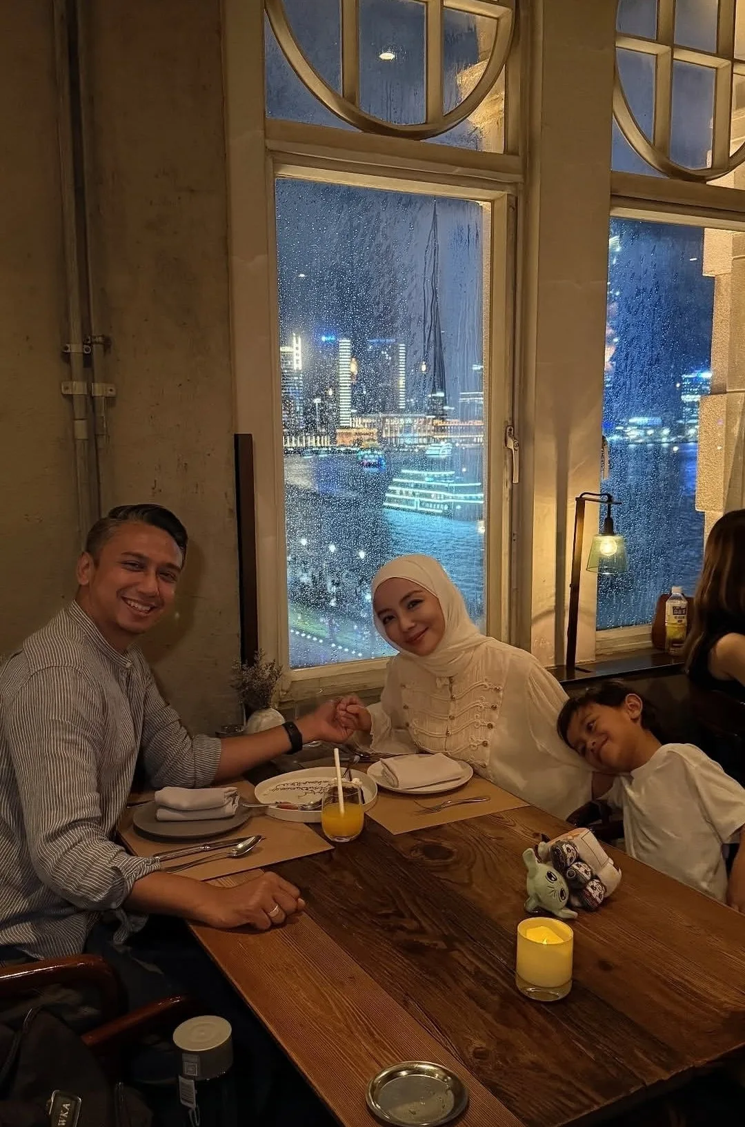 "Di Mana Diri Ini Kurang, Kau Mengisi," Wan Emir Astar Titip Ucapan Romantis Buat Mira Filzah Sempena Anniversary Ke-6! 5 "Di Mana Diri Ini Kurang, Kau Mengisi," Wan Emir Astar Titip Ucapan Romantis Buat Mira Filzah Sempena Anniversary Ke-6!