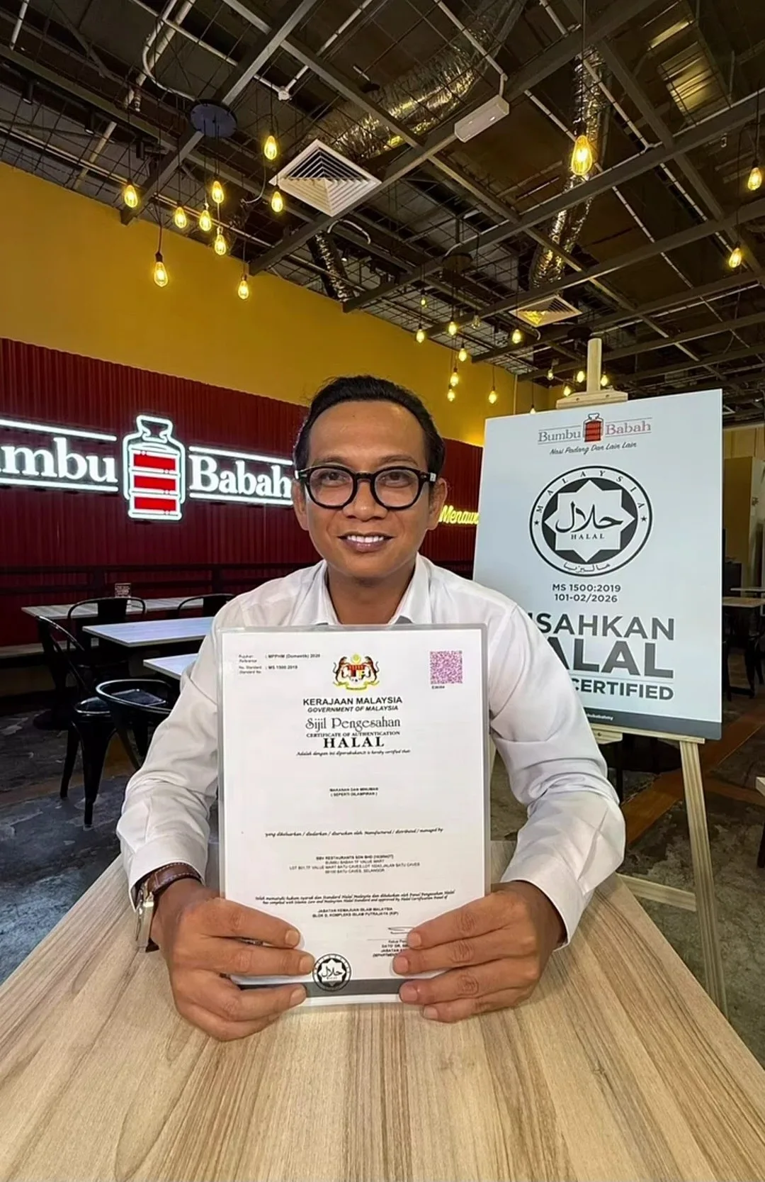 "Afifah, Kamulah Tempat Paling Tenang Untuk Saya Pulang," Ajak Shiro Hargai Isteri & Pesan Kejayaan Suami Mungkin Asbab Doa Isteri! 6 "Afifah, Kamulah Tempat Paling Tenang Untuk Saya Pulang," Ajak Shiro Hargai Isteri & Pesan Kejayaan Suami Mungkin Asbab Doa Isteri!