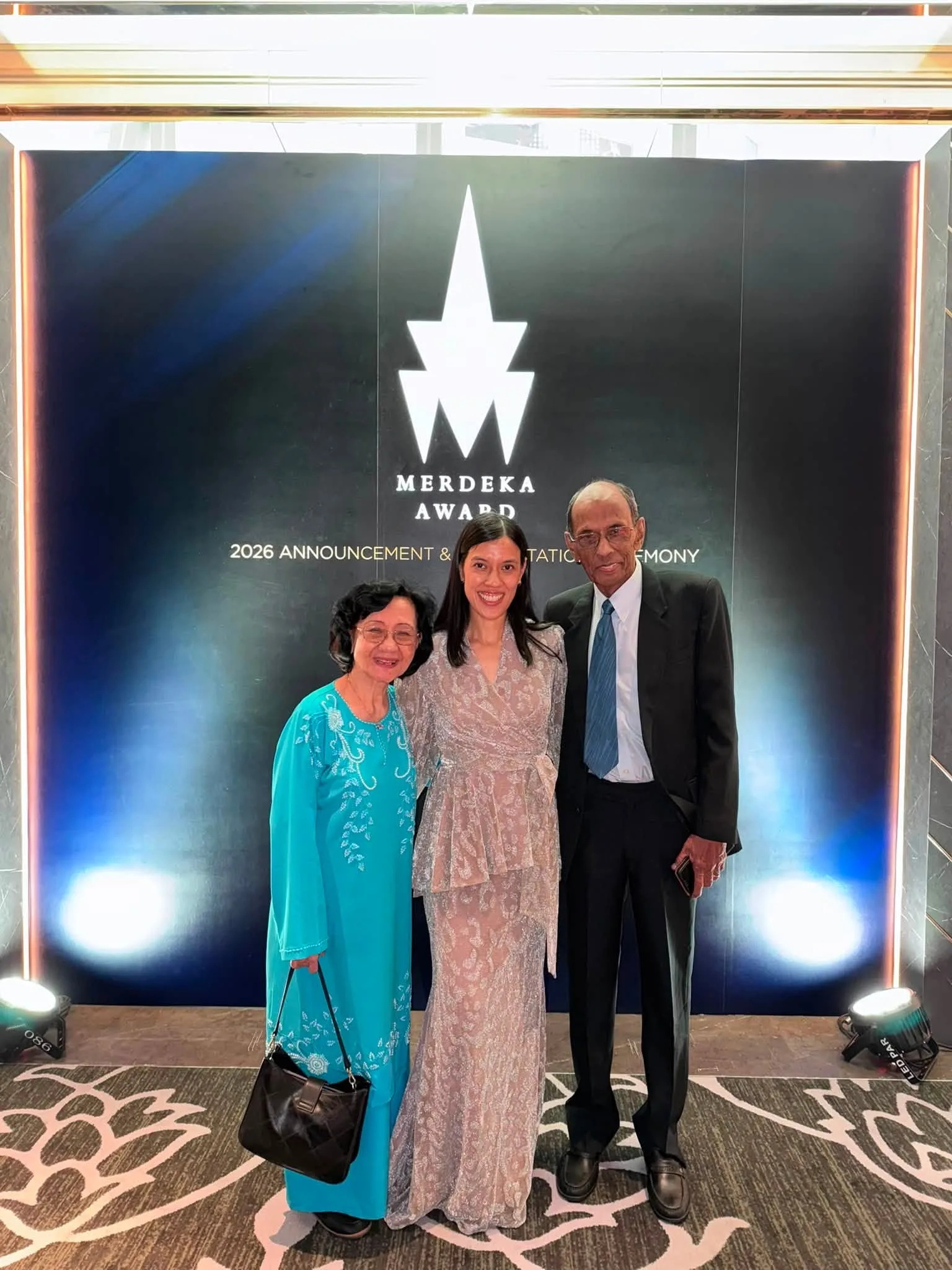 Datuk Nicol David Terima Anugerah Merdeka 2026, Bangga Ibu Bapa Hadir Saksikan Detik Istimewa 3 Datuk Nicol David