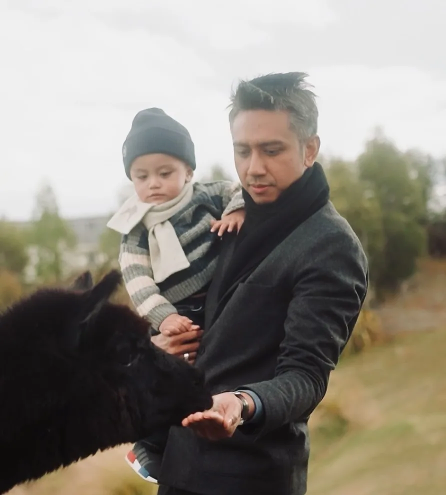 "Di Mana Diri Ini Kurang, Kau Mengisi," Wan Emir Astar Titip Ucapan Romantis Buat Mira Filzah Sempena Anniversary Ke-6! 9 "Di Mana Diri Ini Kurang, Kau Mengisi," Wan Emir Astar Titip Ucapan Romantis Buat Mira Filzah Sempena Anniversary Ke-6!