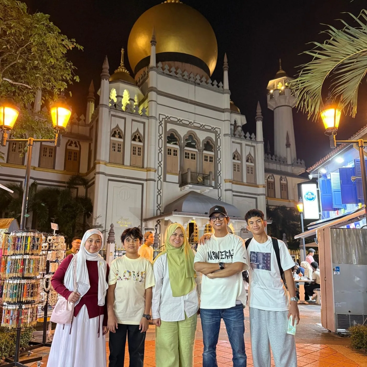 "Afifah, Kamulah Tempat Paling Tenang Untuk Saya Pulang," Ajak Shiro Hargai Isteri & Pesan Kejayaan Suami Mungkin Asbab Doa Isteri! 11 "Afifah, Kamulah Tempat Paling Tenang Untuk Saya Pulang," Ajak Shiro Hargai Isteri & Pesan Kejayaan Suami Mungkin Asbab Doa Isteri!