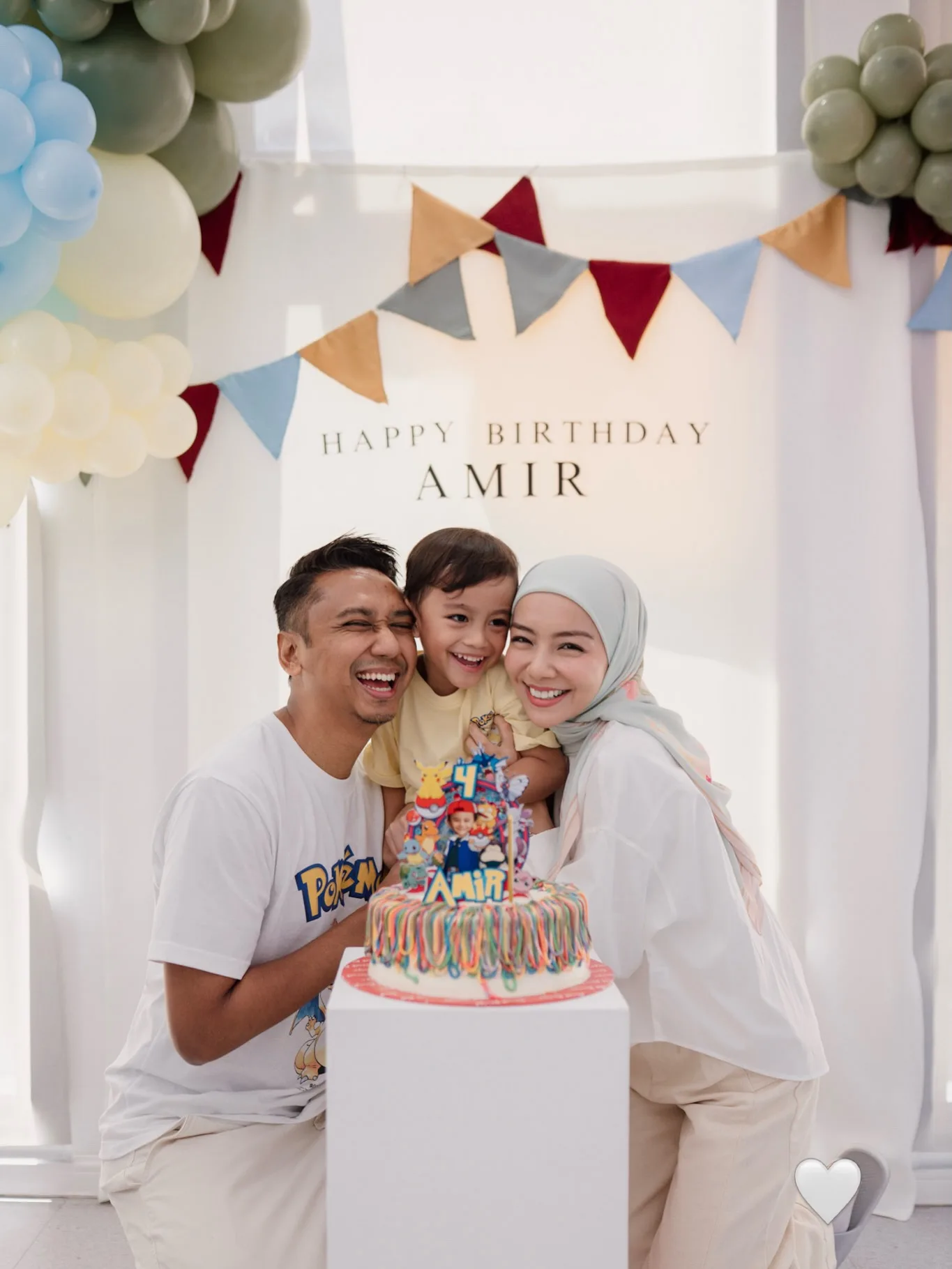 "Di Mana Diri Ini Kurang, Kau Mengisi," Wan Emir Astar Titip Ucapan Romantis Buat Mira Filzah Sempena Anniversary Ke-6!