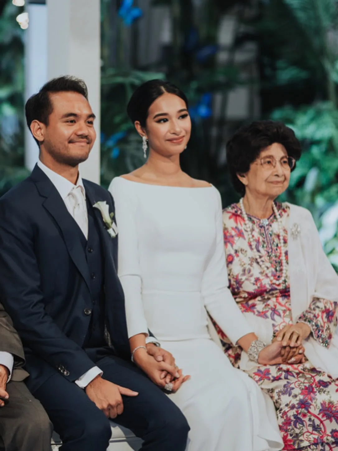 Ally Mukhriz Terkesan Pemergian Nenek, Akui Tun Hasmah Beri Kasih Sayang Tak Berbelah Bagi Walau Ada 18 Cucu & 4 Cicit 2 Ally Mukhriz Terkesan Pemergian Nenek, Akui Tun Hasmah Beri Kasih Sayang Tak Berbelah Bagi Walau Ada 18 Cucu & 4 Cicit