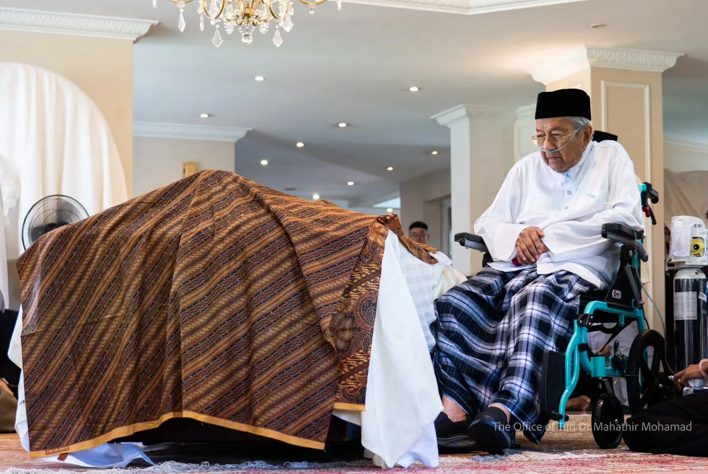Tan Sri Mokhzani Mohon Doa, Tun Dr Mahathir Dimasukkan Ke IJN Untuk Pemerhatian