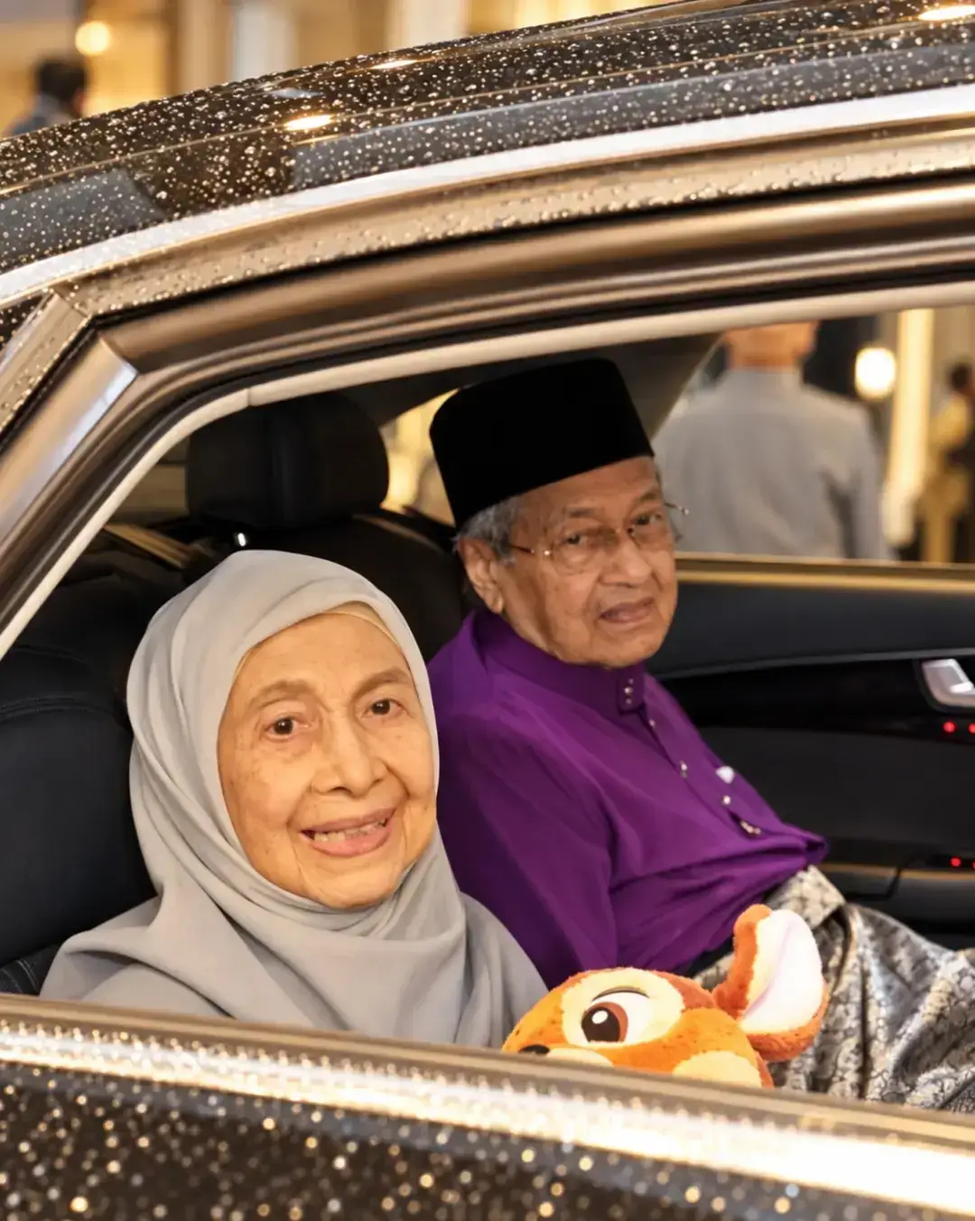 Tan Sri Mokhzani Mohon Doa, Tun Dr Mahathir Dimasukkan Ke IJN Untuk Pemerhatian