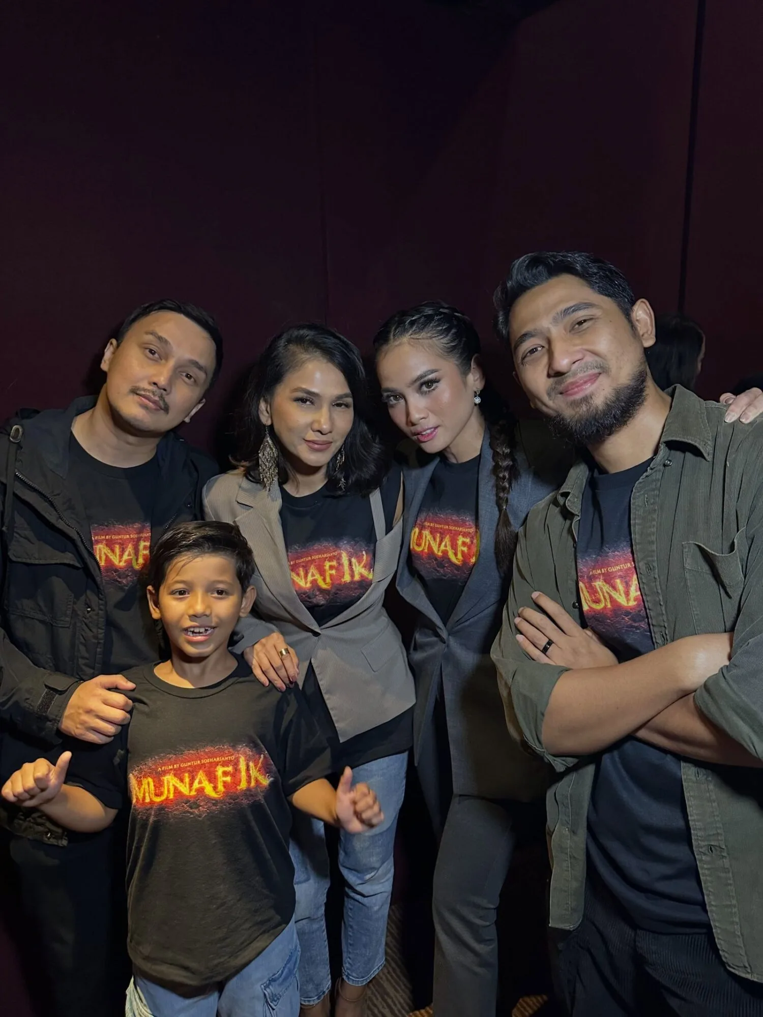 Bakat Lakonan Makin Dikagumi, Acha Septriasa Jayakan 'Munafik' Adaptasi Semula Filem Seram Box Office Malaysia! 4 Bakat Lakonan Makin Dikagumi, Acha Septriasa Jayakan 'Munafik' Adaptasi Semula Filem Seram Box Office Malaysia!